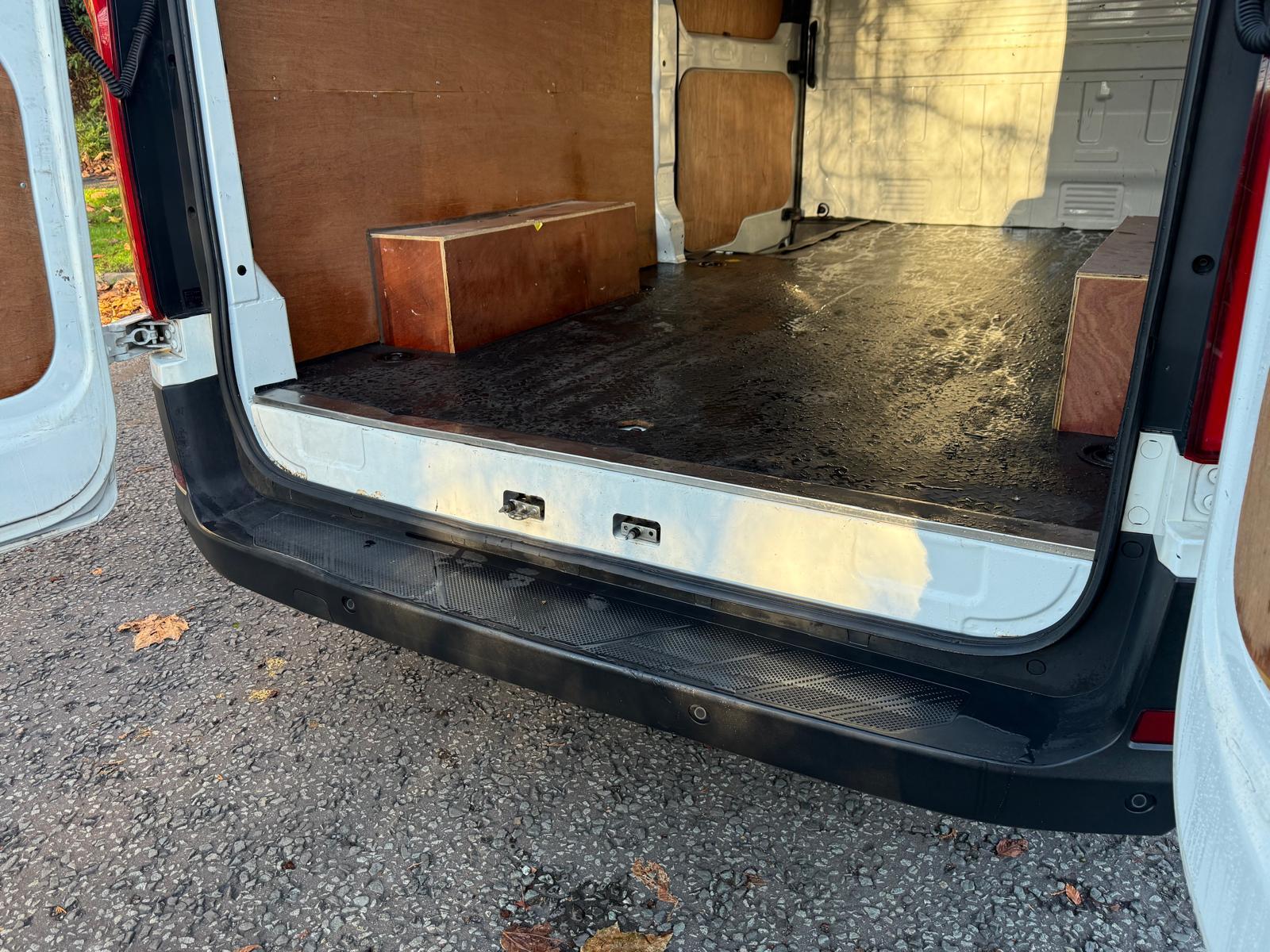 MAXUS Deliver 9 2.0 D20 LUX Panel Van 5dr Diesel Manual RWD L3 H2 Euro 6 (s/s) (163 ps)