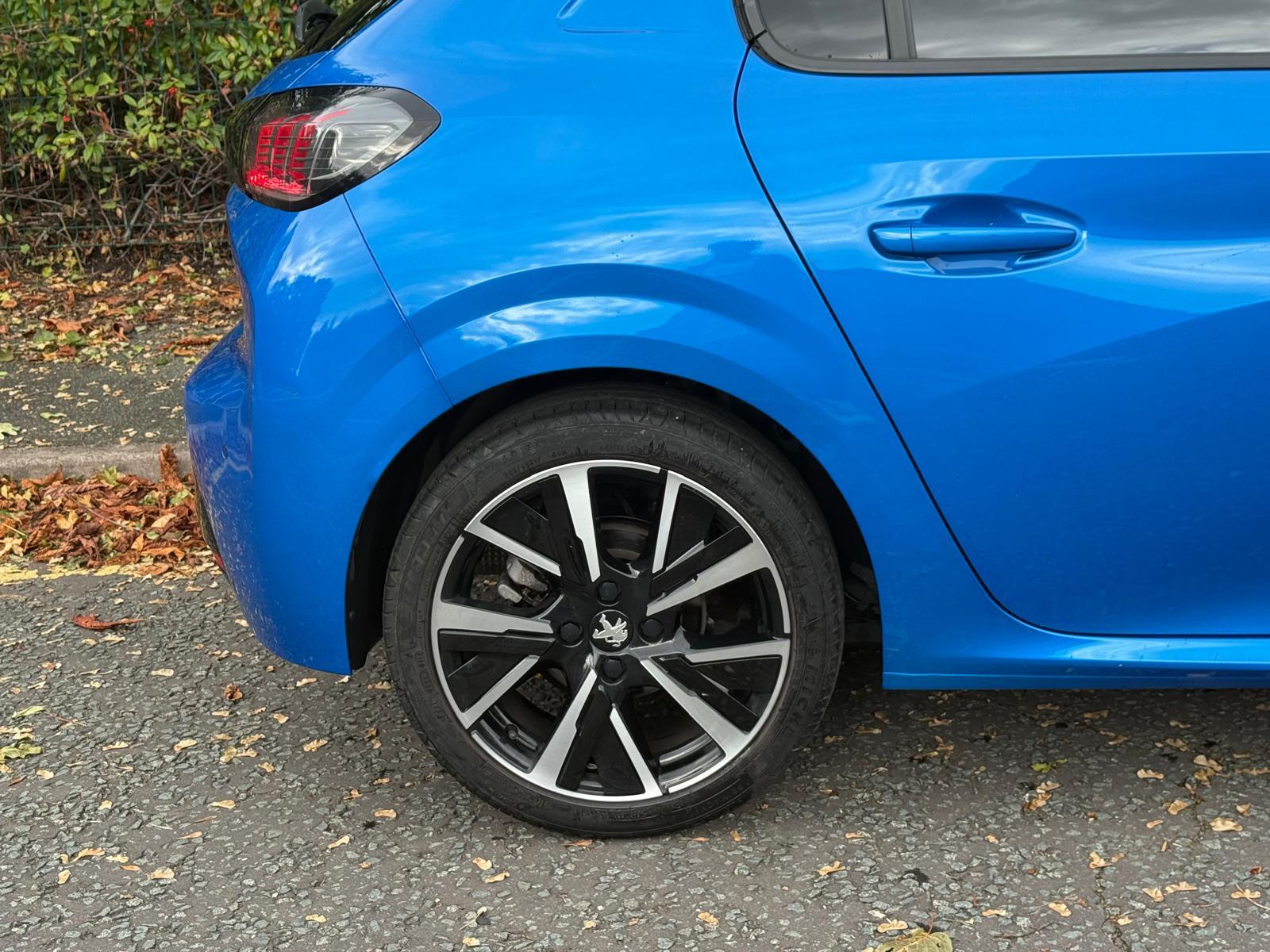 Peugeot 208 1.2 PureTech Allure Hatchback 5dr Petrol Manual Euro 6 (s/s) (100 ps)