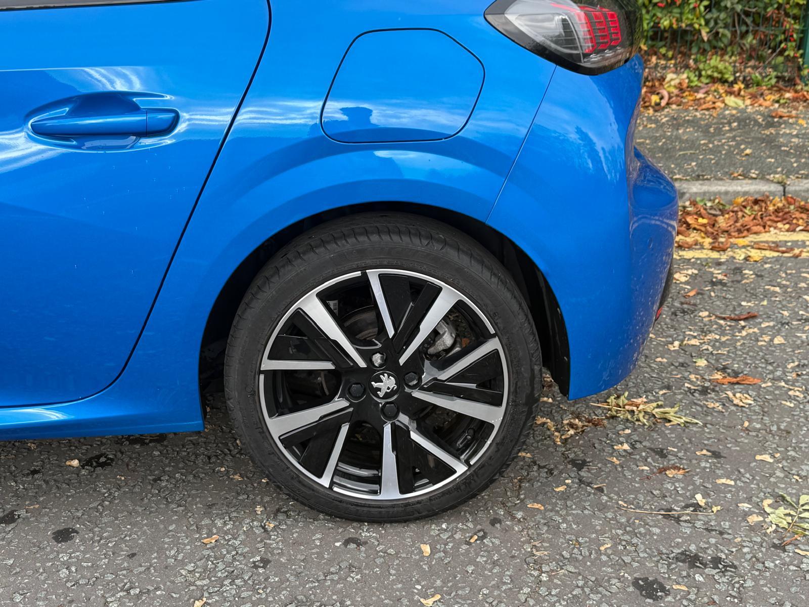 Peugeot 208 1.2 PureTech Allure Hatchback 5dr Petrol Manual Euro 6 (s/s) (100 ps)