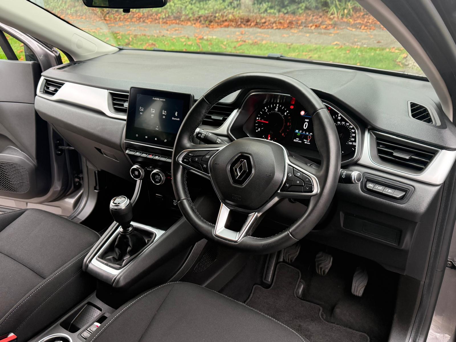 Renault Captur 1.5 Blue dCi Iconic SUV 5dr Diesel Manual Euro 6 (s/s) (95 ps)