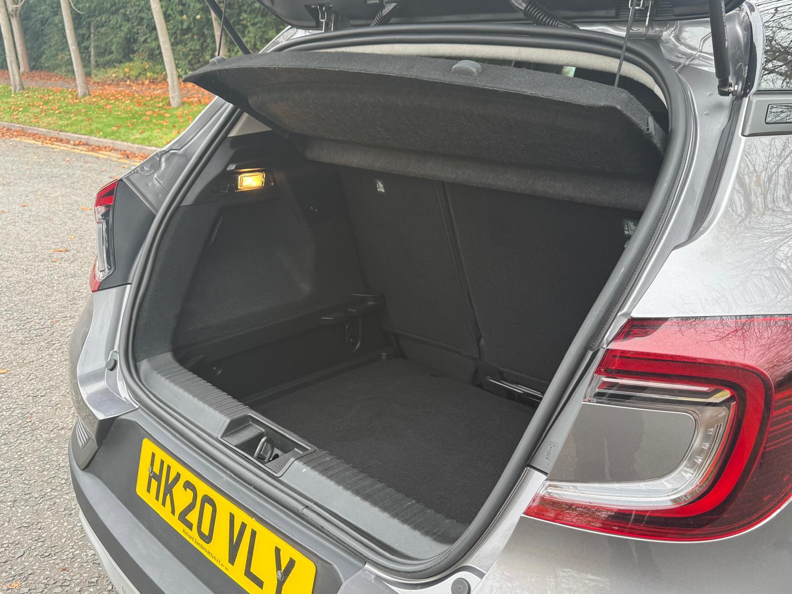 Renault Captur 1.5 Blue dCi Iconic SUV 5dr Diesel Manual Euro 6 (s/s) (95 ps)