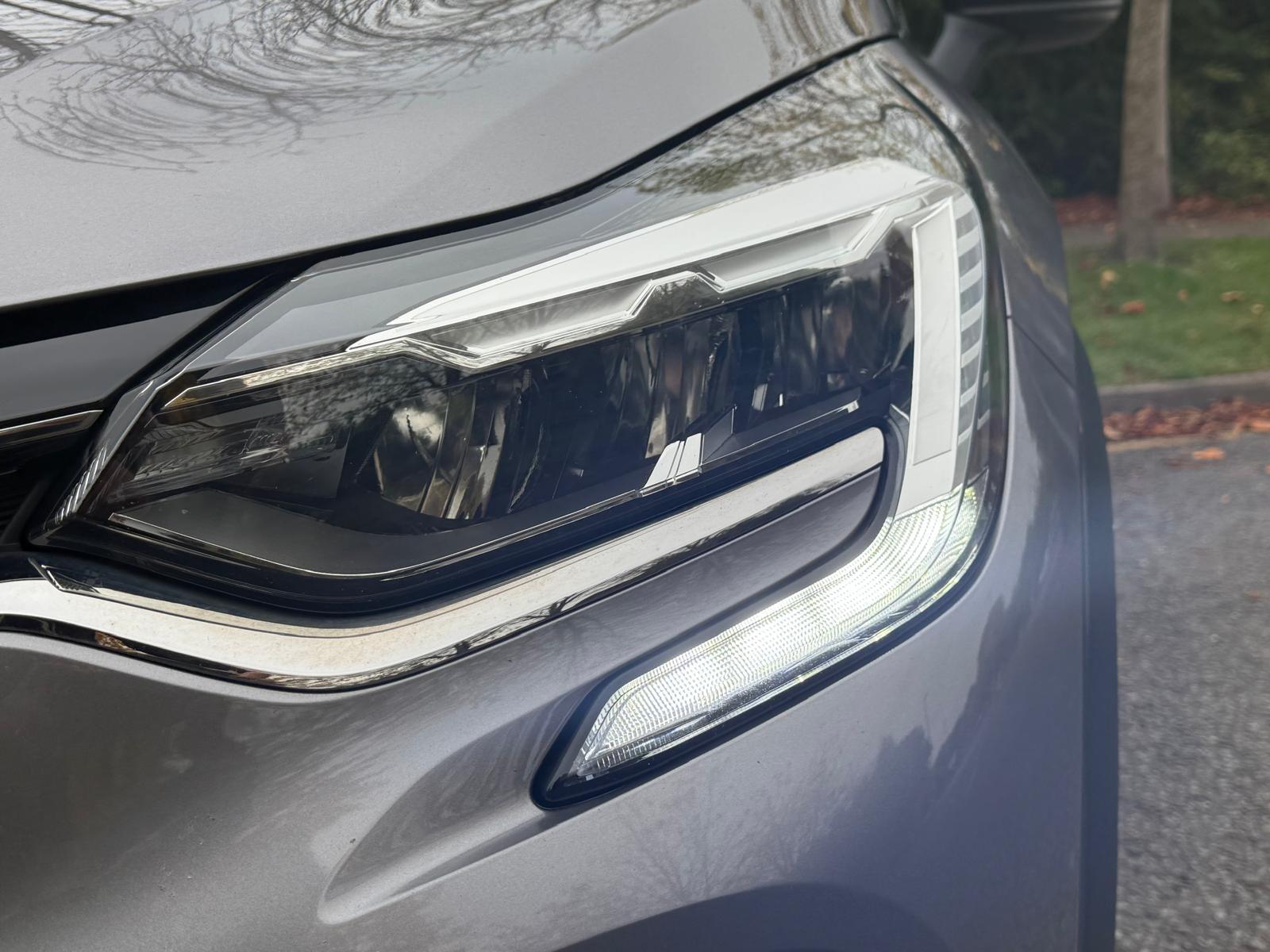 Renault Captur 1.5 Blue dCi Iconic SUV 5dr Diesel Manual Euro 6 (s/s) (95 ps)