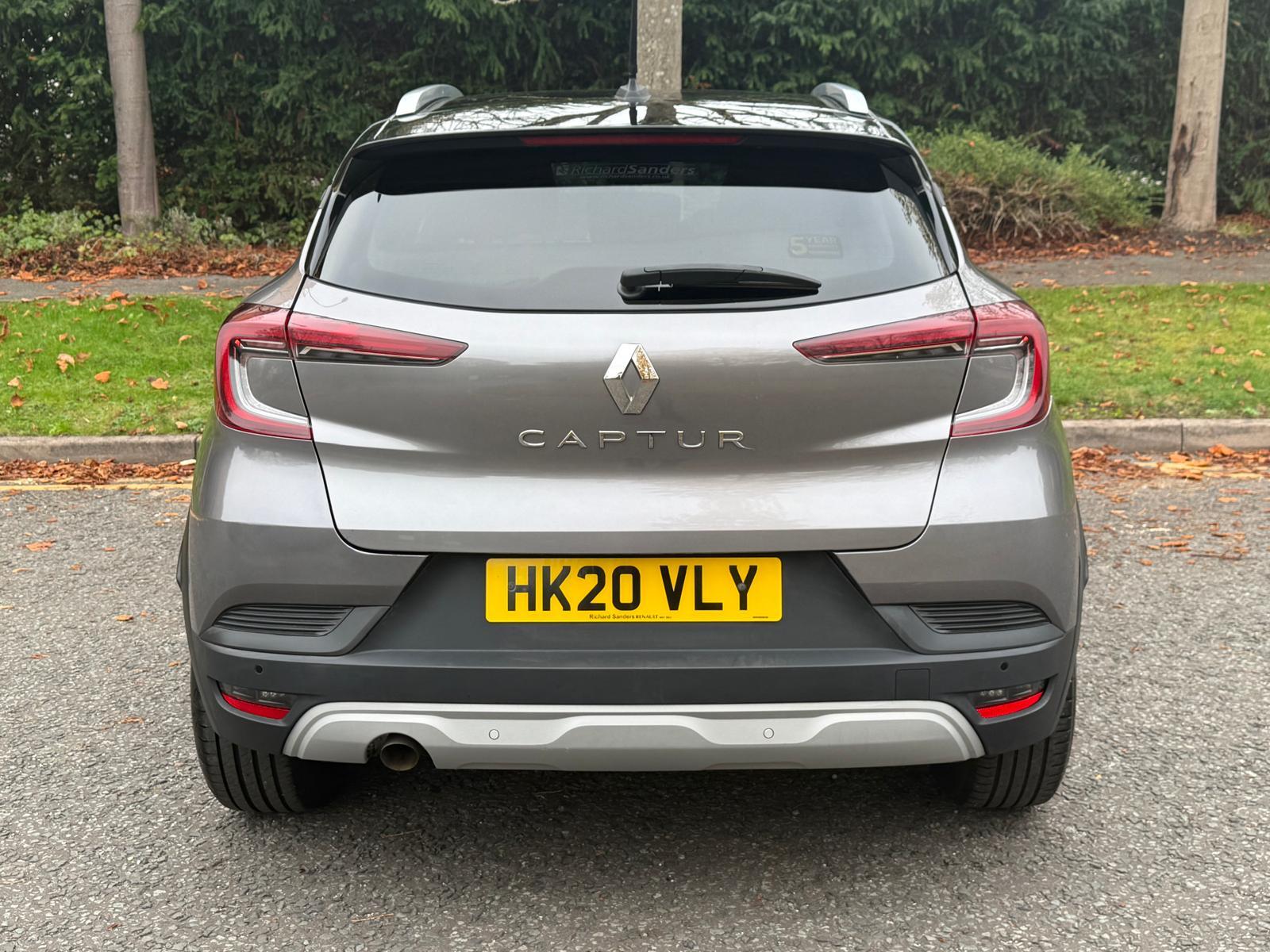 Renault Captur 1.5 Blue dCi Iconic SUV 5dr Diesel Manual Euro 6 (s/s) (95 ps)