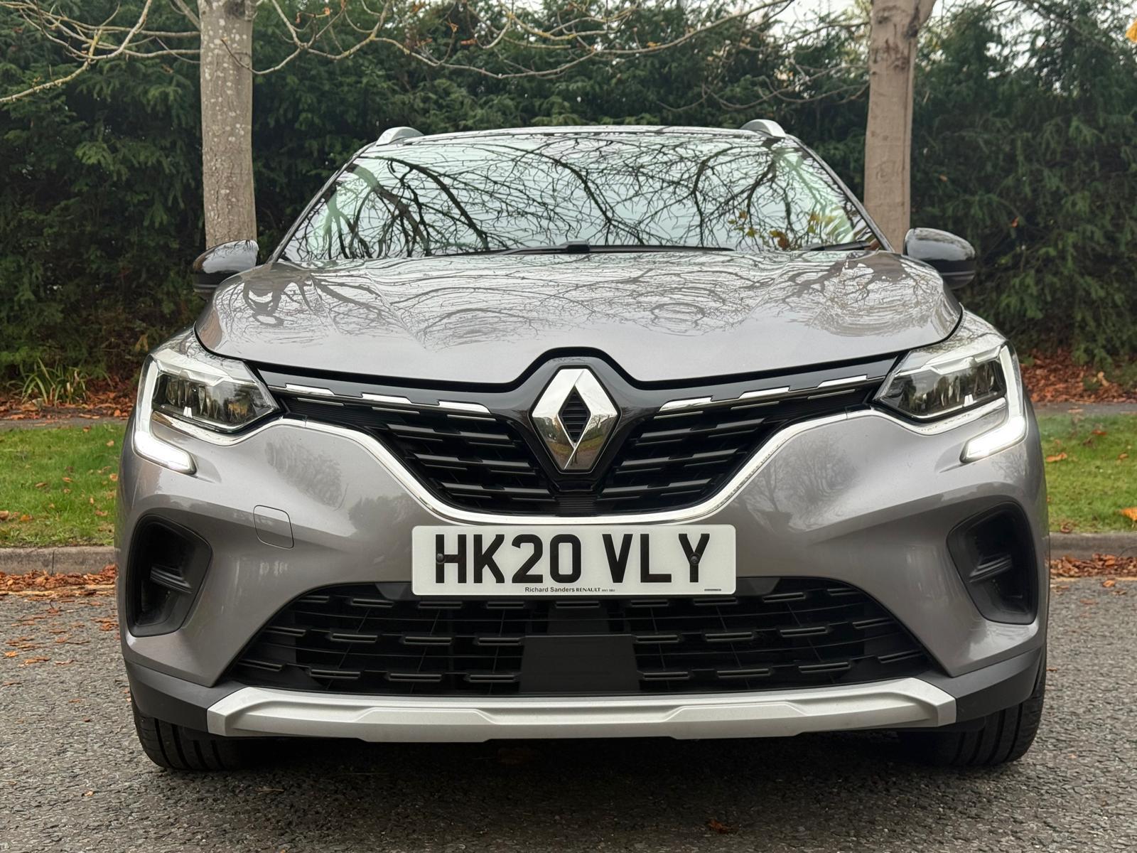 Renault Captur 1.5 Blue dCi Iconic SUV 5dr Diesel Manual Euro 6 (s/s) (95 ps)