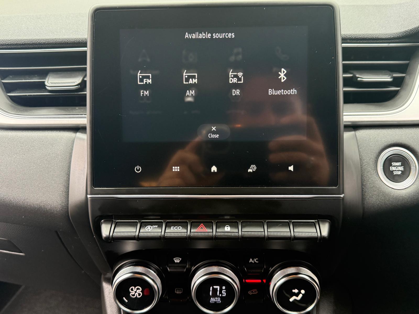 Renault Captur 1.5 Blue dCi Iconic SUV 5dr Diesel Manual Euro 6 (s/s) (95 ps)