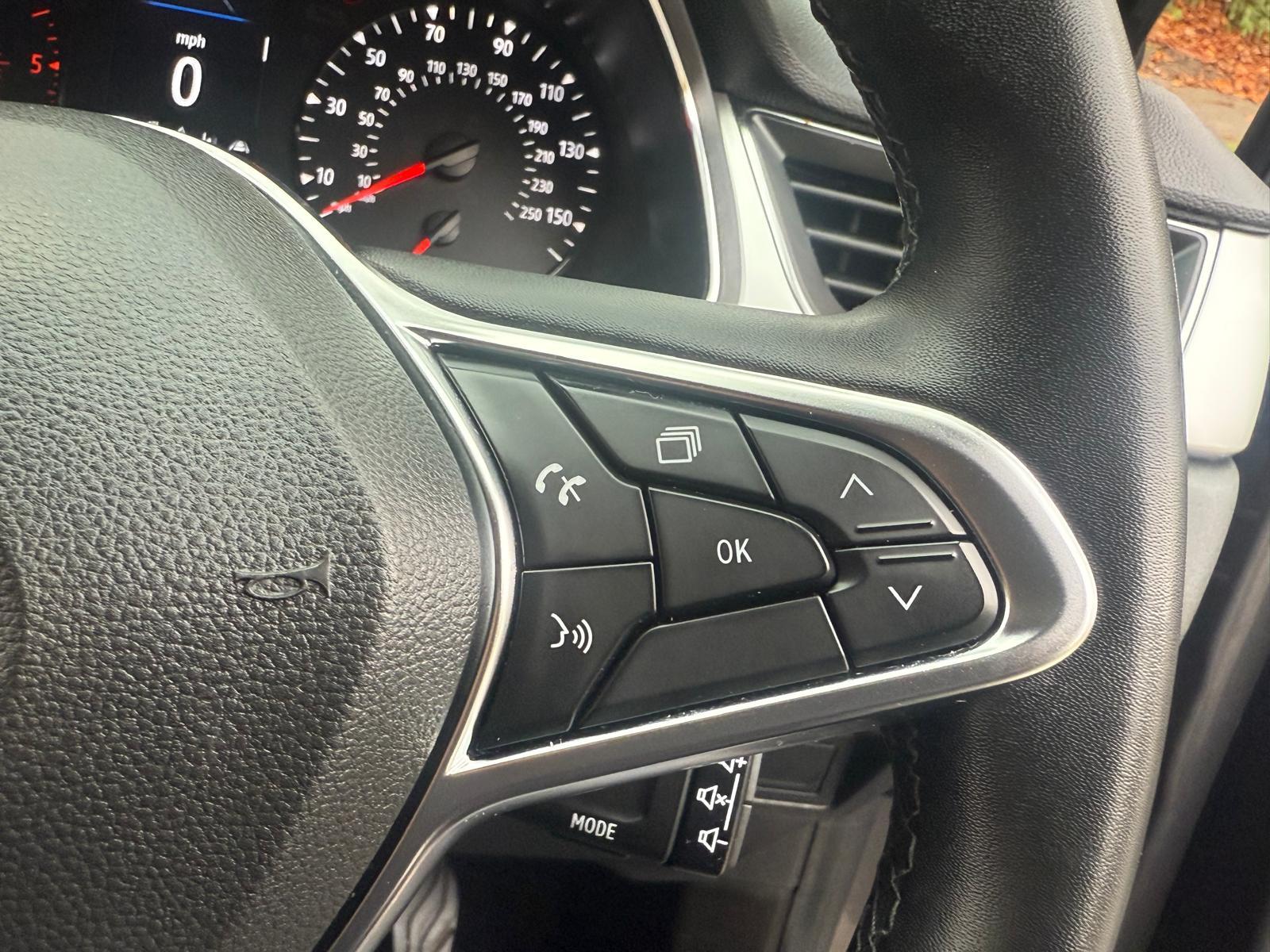 Renault Captur 1.5 Blue dCi Iconic SUV 5dr Diesel Manual Euro 6 (s/s) (95 ps)