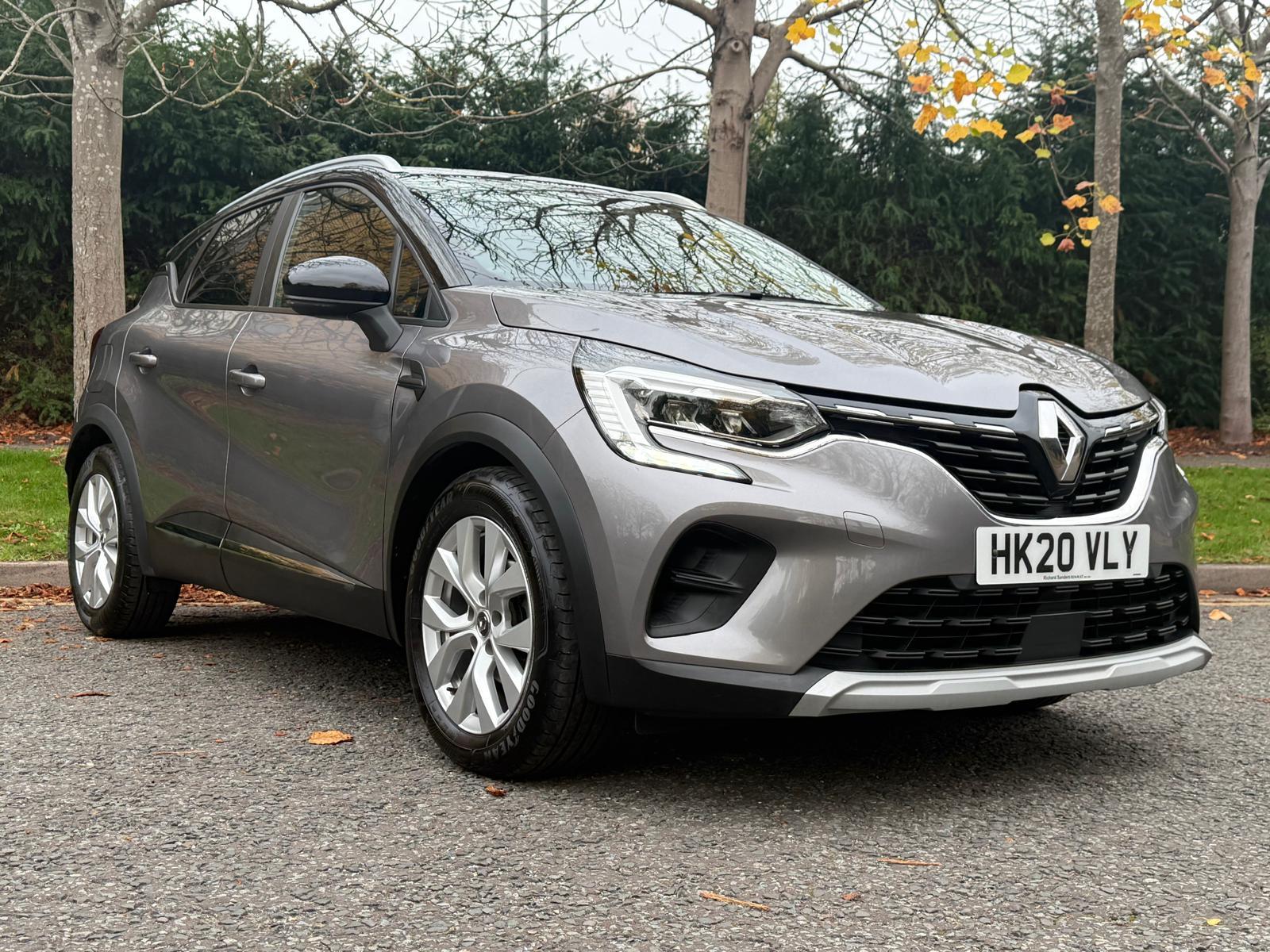 Renault Captur 1.5 Blue dCi Iconic SUV 5dr Diesel Manual Euro 6 (s/s) (95 ps)