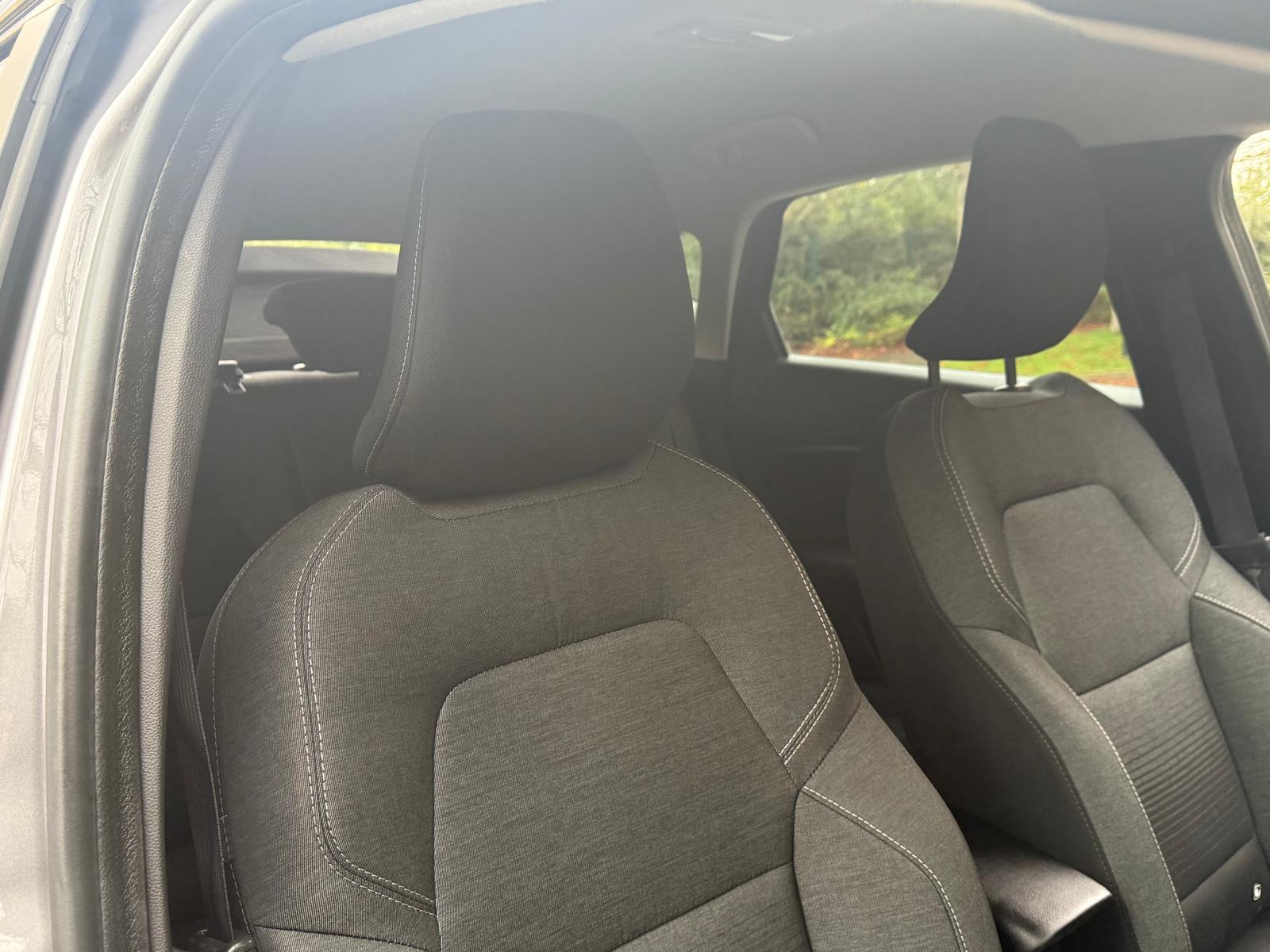 Renault Captur 1.5 Blue dCi Iconic SUV 5dr Diesel Manual Euro 6 (s/s) (95 ps)