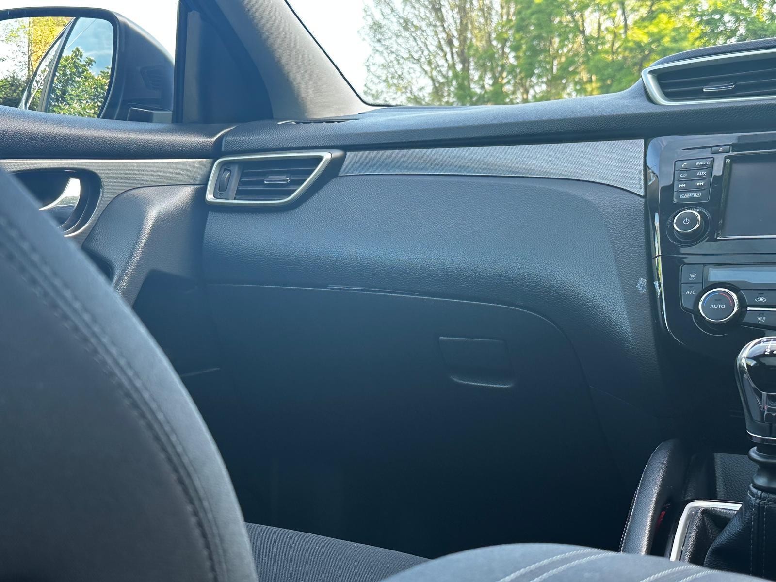 Nissan Qashqai 1.2 DIG-T N-Connecta SUV 5dr Petrol Manual Euro 6 (s/s) (115 ps)
