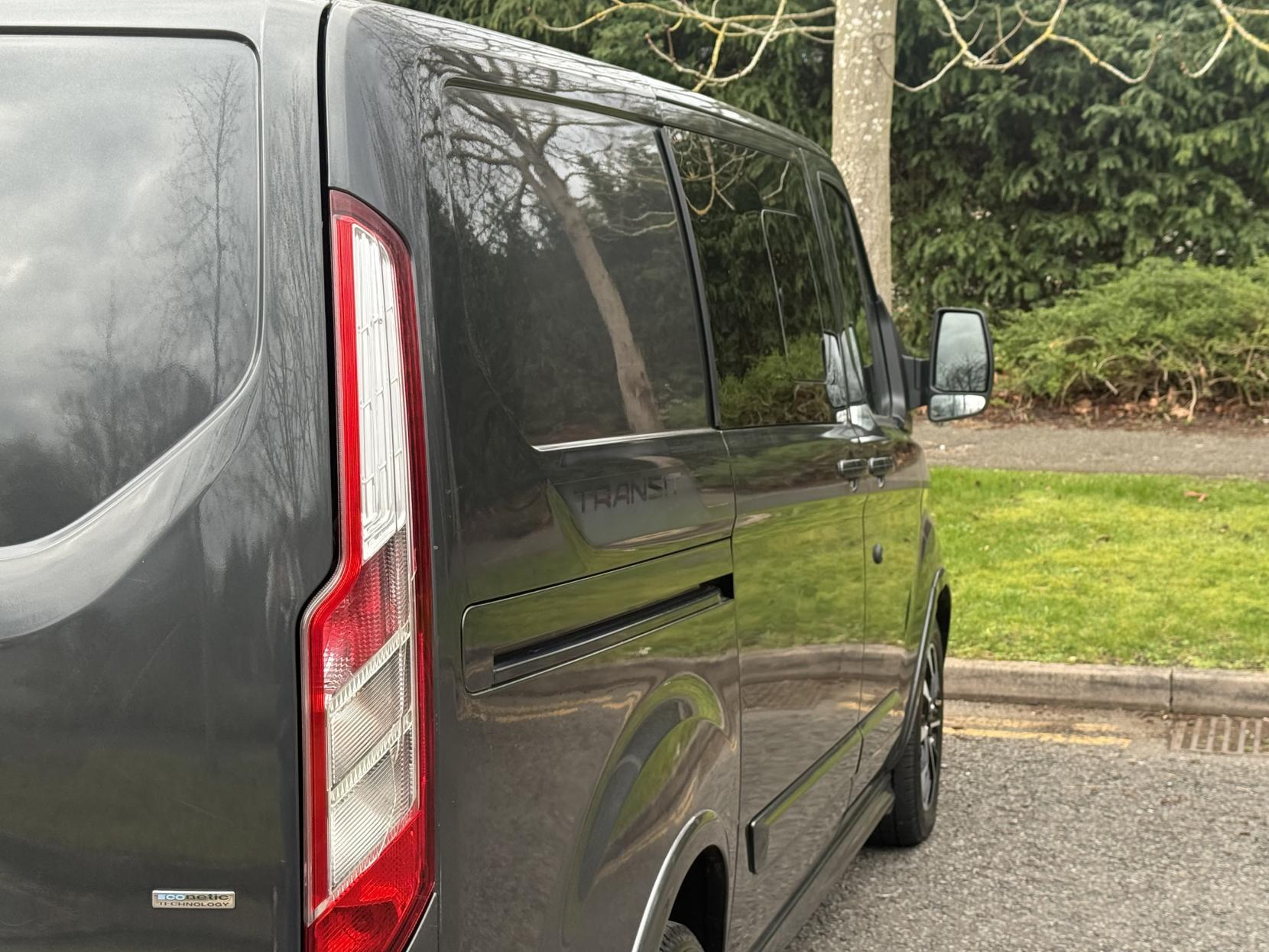 Ford Transit Custom 2.0 310 EcoBlue Sport Crew Van Double Cab 6dr Diesel Auto L1 H1 Euro 6 (s/s) (5 Seat) (170 ps)