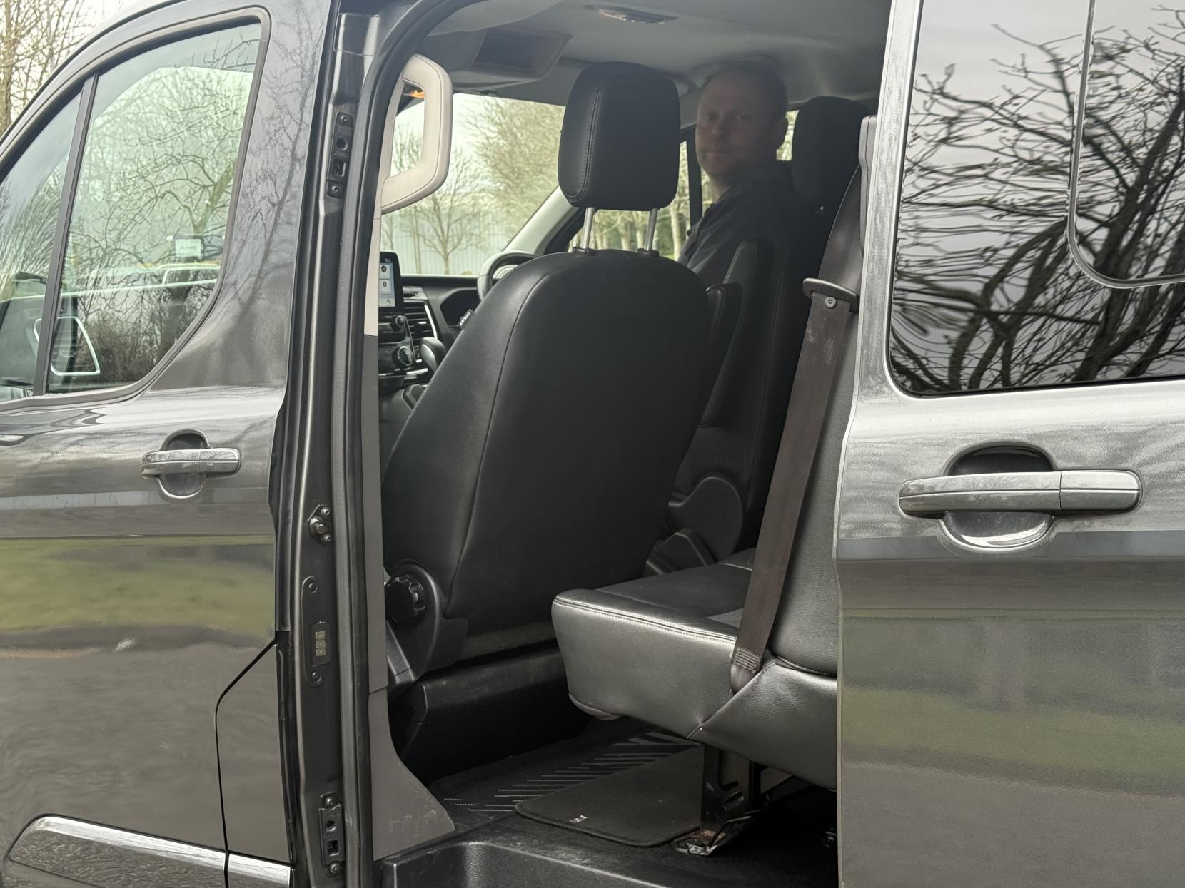 Ford Transit Custom 2.0 310 EcoBlue Sport Crew Van Double Cab 6dr Diesel Auto L1 H1 Euro 6 (s/s) (5 Seat) (170 ps)