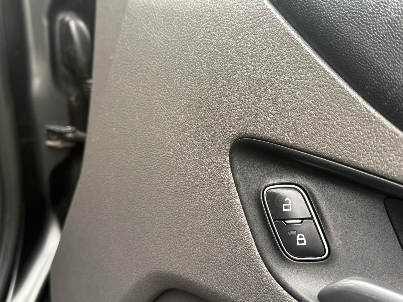 Ford Transit Custom 2.0 310 EcoBlue Sport Crew Van Double Cab 6dr Diesel Auto L1 H1 Euro 6 (s/s) (5 Seat) (170 ps)