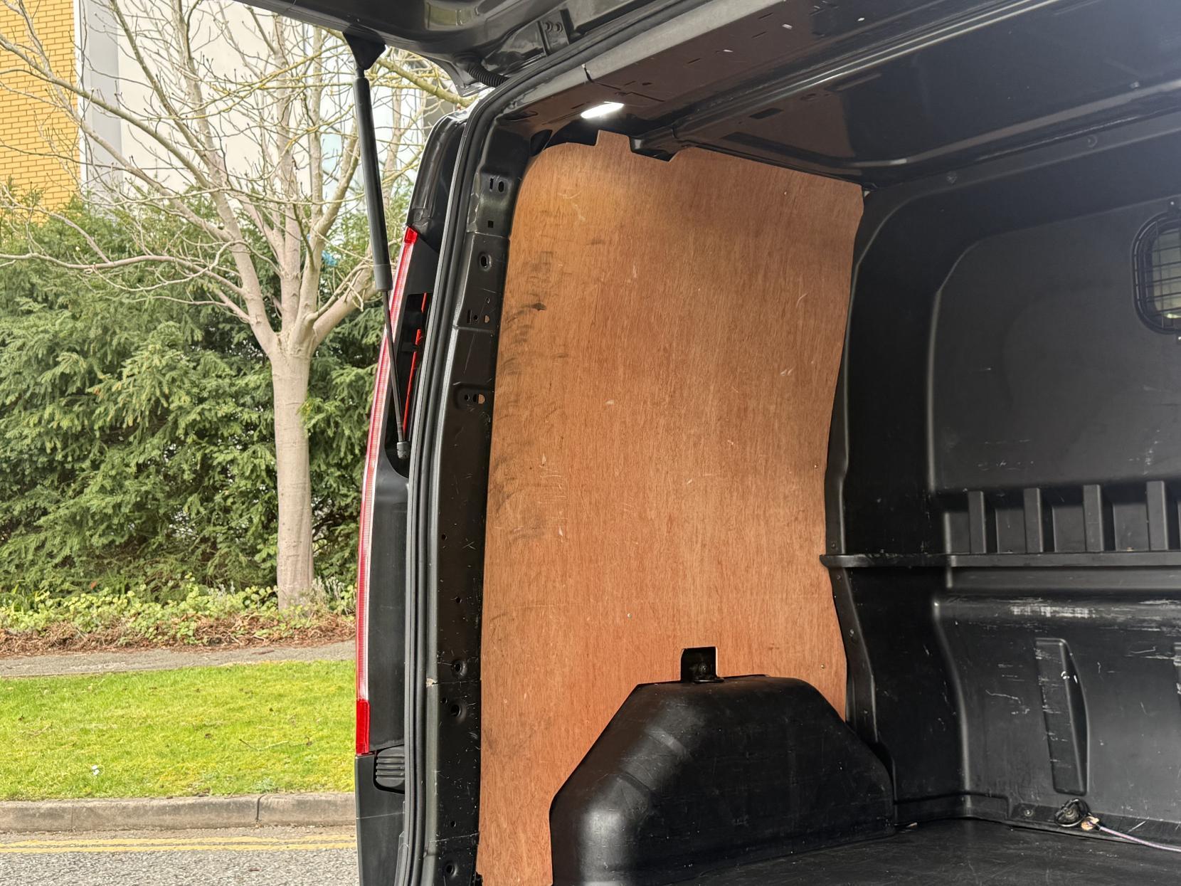 Ford Transit Custom 2.0 310 EcoBlue Sport Crew Van Double Cab 6dr Diesel Auto L1 H1 Euro 6 (s/s) (5 Seat) (170 ps)