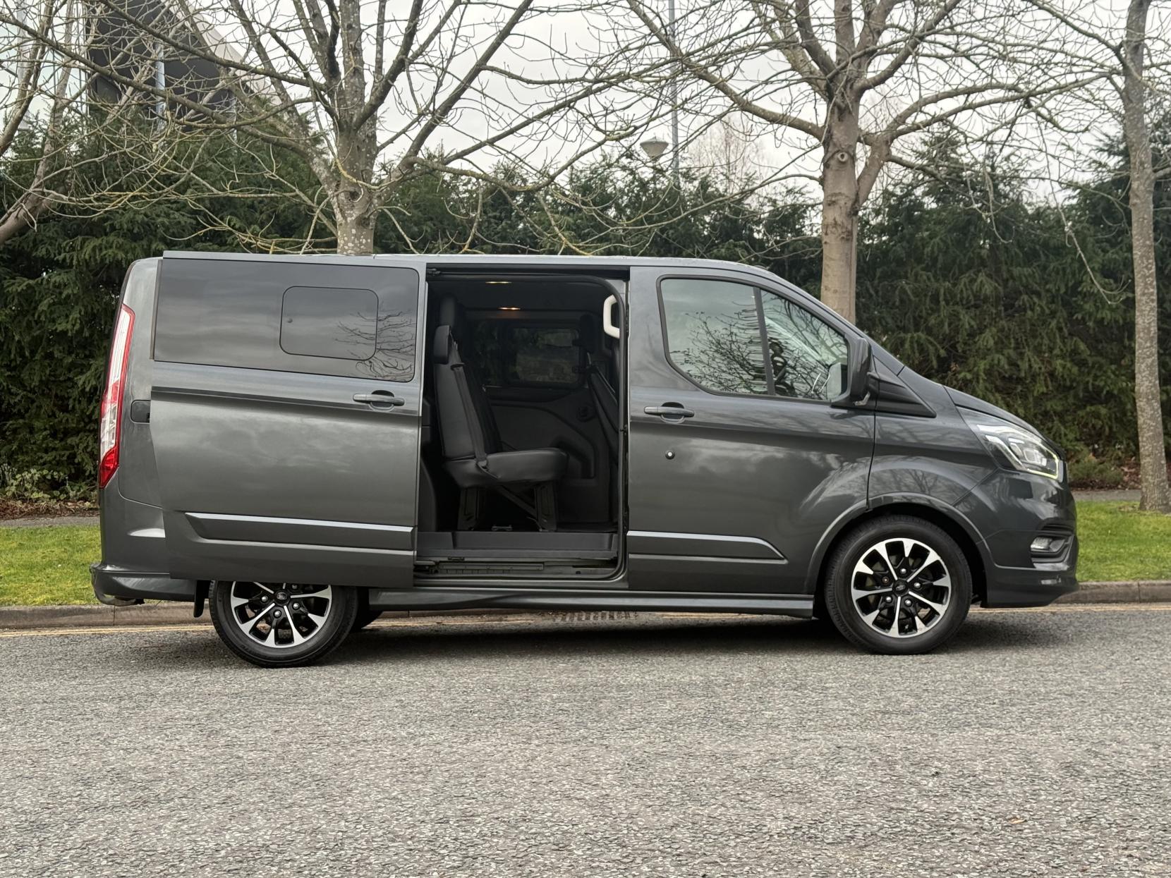 Ford Transit Custom 2.0 310 EcoBlue Sport Crew Van Double Cab 6dr Diesel Auto L1 H1 Euro 6 (s/s) (5 Seat) (170 ps)