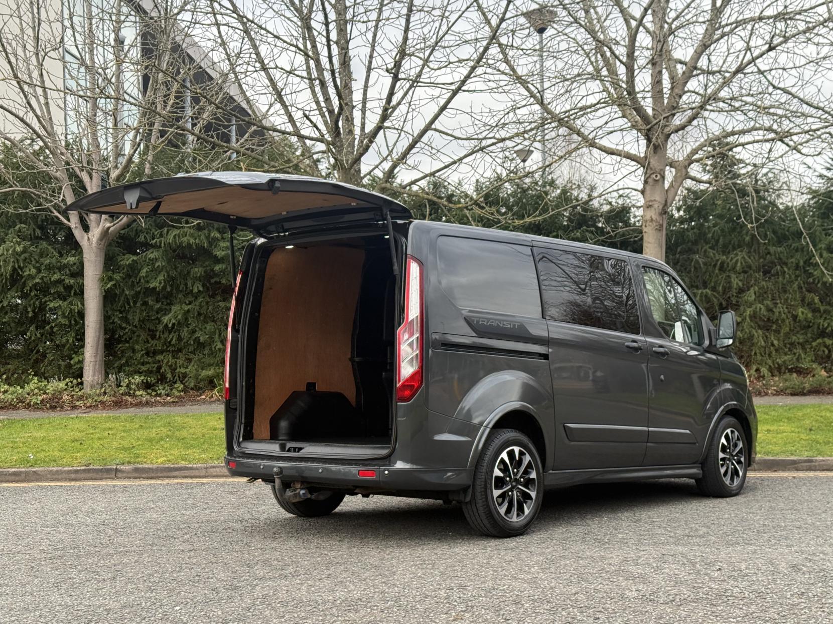 Ford Transit Custom 2.0 310 EcoBlue Sport Crew Van Double Cab 6dr Diesel Auto L1 H1 Euro 6 (s/s) (5 Seat) (170 ps)