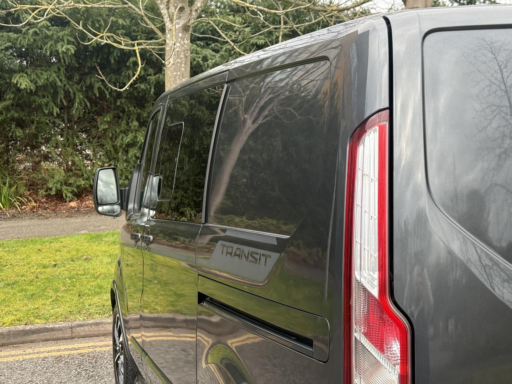 Ford Transit Custom 2.0 310 EcoBlue Sport Crew Van Double Cab 6dr Diesel Auto L1 H1 Euro 6 (s/s) (5 Seat) (170 ps)