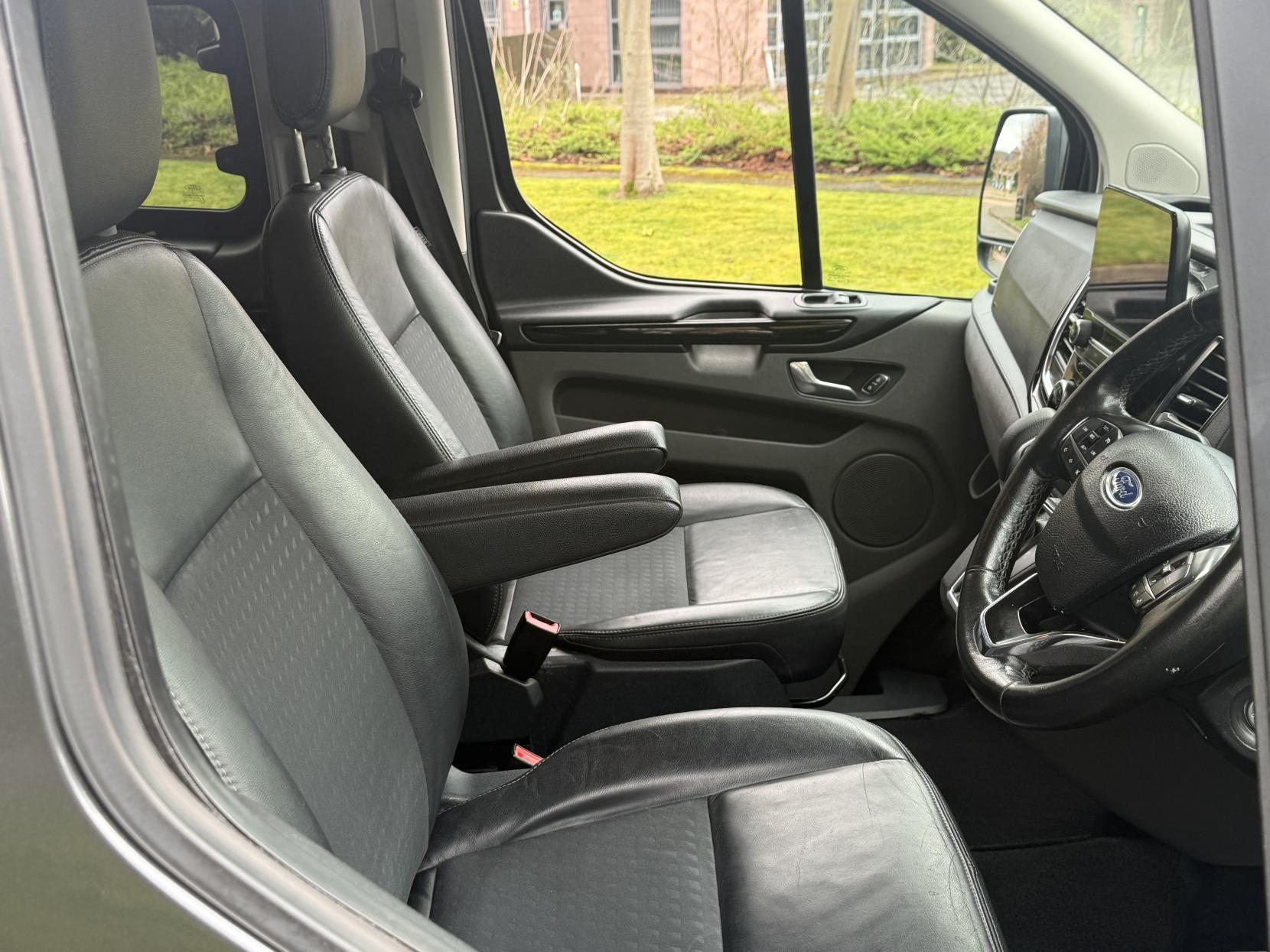 Ford Transit Custom 2.0 310 EcoBlue Sport Crew Van Double Cab 6dr Diesel Auto L1 H1 Euro 6 (s/s) (5 Seat) (170 ps)