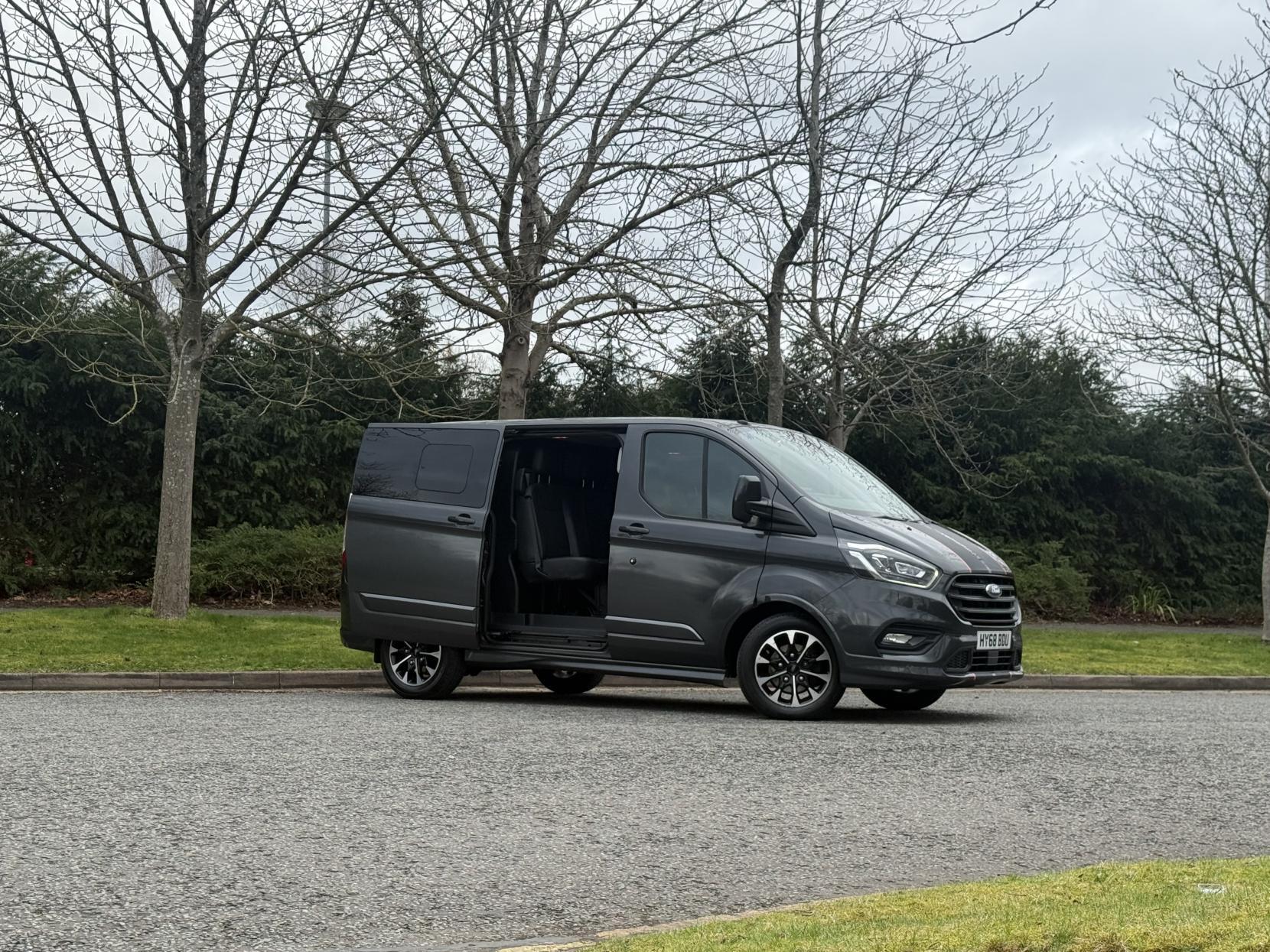 Ford Transit Custom 2.0 310 EcoBlue Sport Crew Van Double Cab 6dr Diesel Auto L1 H1 Euro 6 (s/s) (5 Seat) (170 ps)