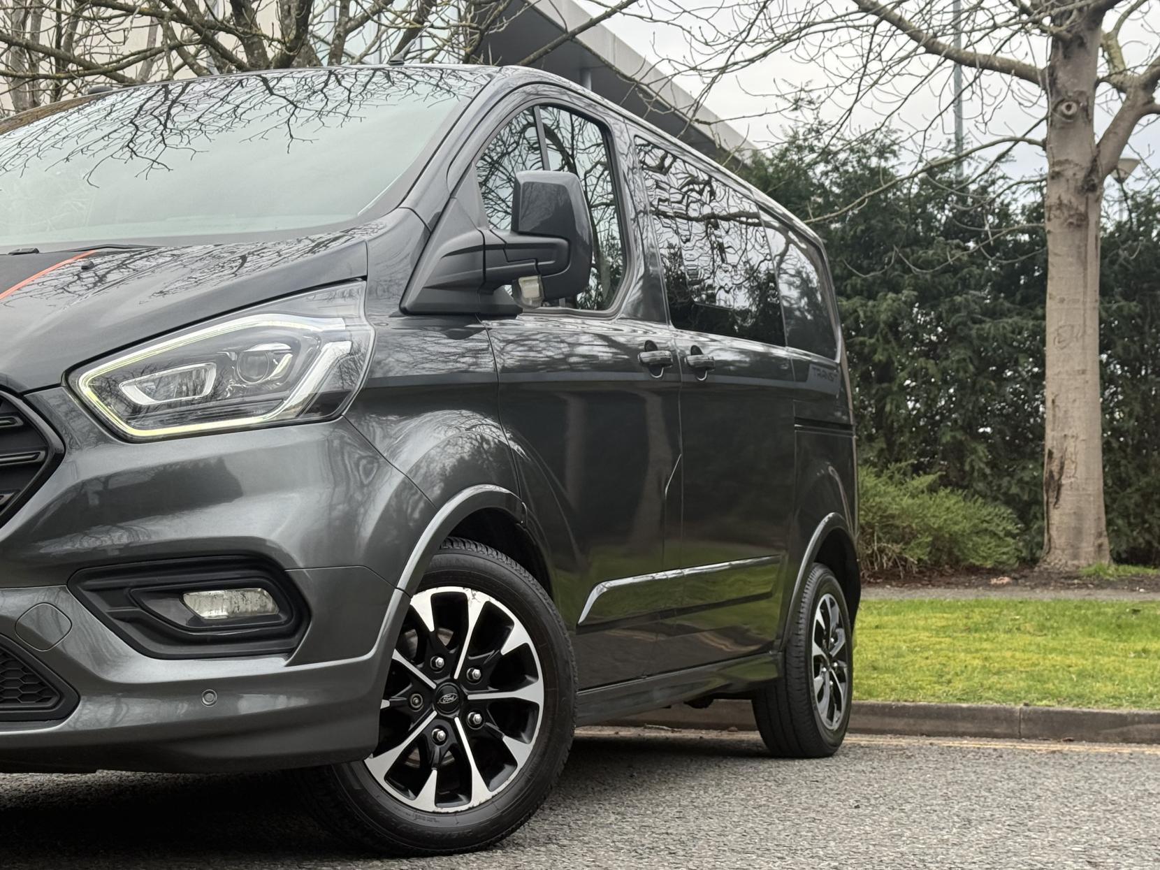 Ford Transit Custom 2.0 310 EcoBlue Sport Crew Van Double Cab 6dr Diesel Auto L1 H1 Euro 6 (s/s) (5 Seat) (170 ps)