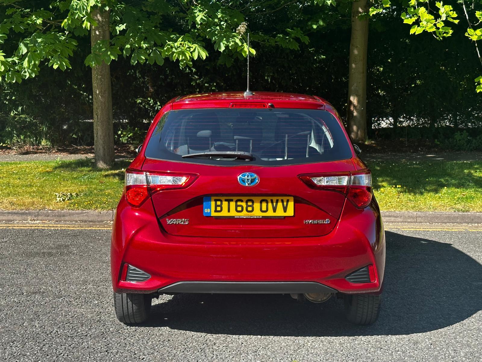 Toyota Yaris 1.5 VVT-h Icon Tech Hatchback 5dr Petrol Hybrid E-CVT Euro 6 (s/s) (100 ps)