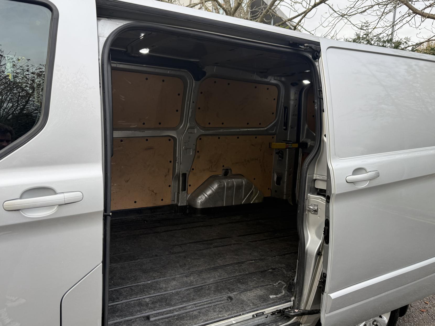 Ford Transit Custom 2.0 280 EcoBlue Limited Panel Van 5dr Diesel Manual L1 H1 Euro 6 (130 ps)