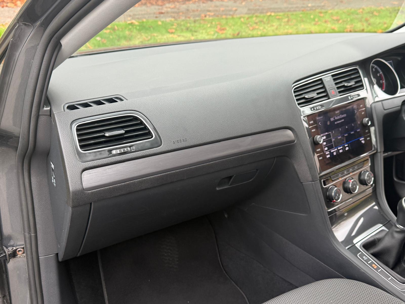 Volkswagen Golf 1.5 TSI EVO SE Nav Hatchback 5dr Petrol Manual Euro 6 (s/s) (130 ps)