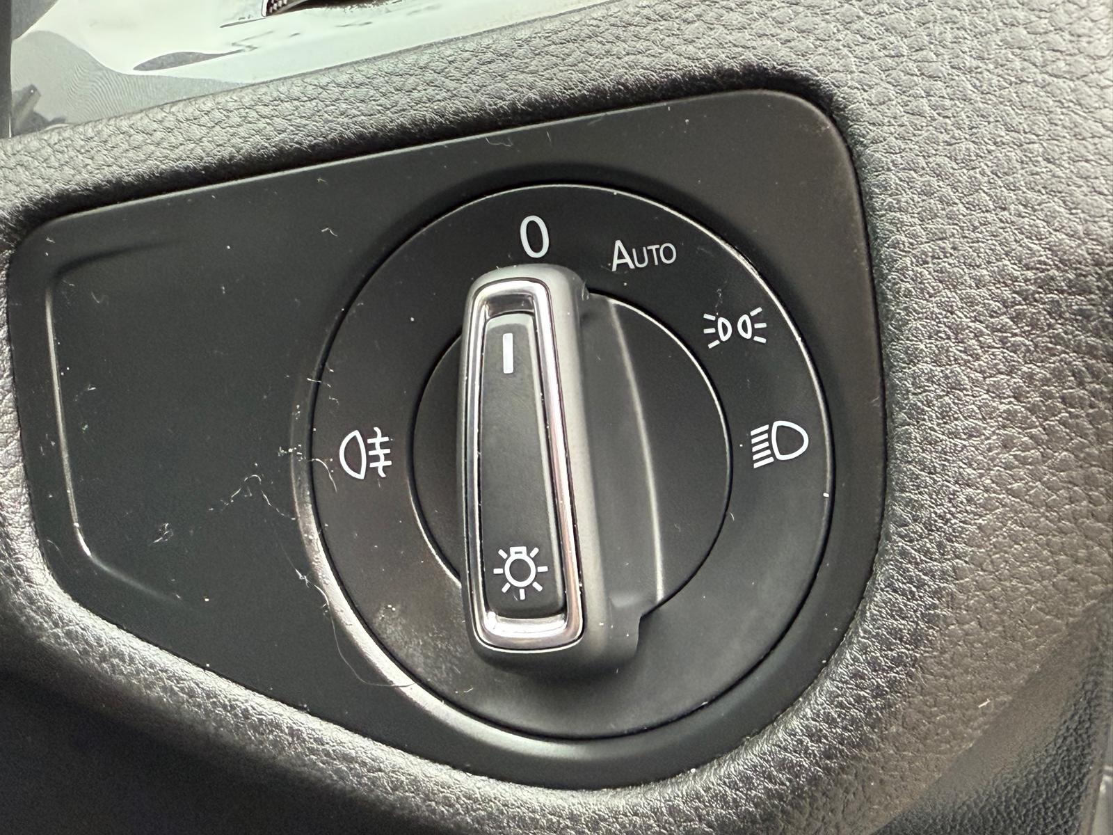 Volkswagen Golf 1.5 TSI EVO SE Nav Hatchback 5dr Petrol Manual Euro 6 (s/s) (130 ps)