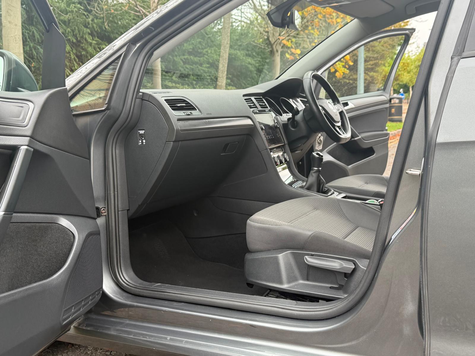 Volkswagen Golf 1.5 TSI EVO SE Nav Hatchback 5dr Petrol Manual Euro 6 (s/s) (130 ps)