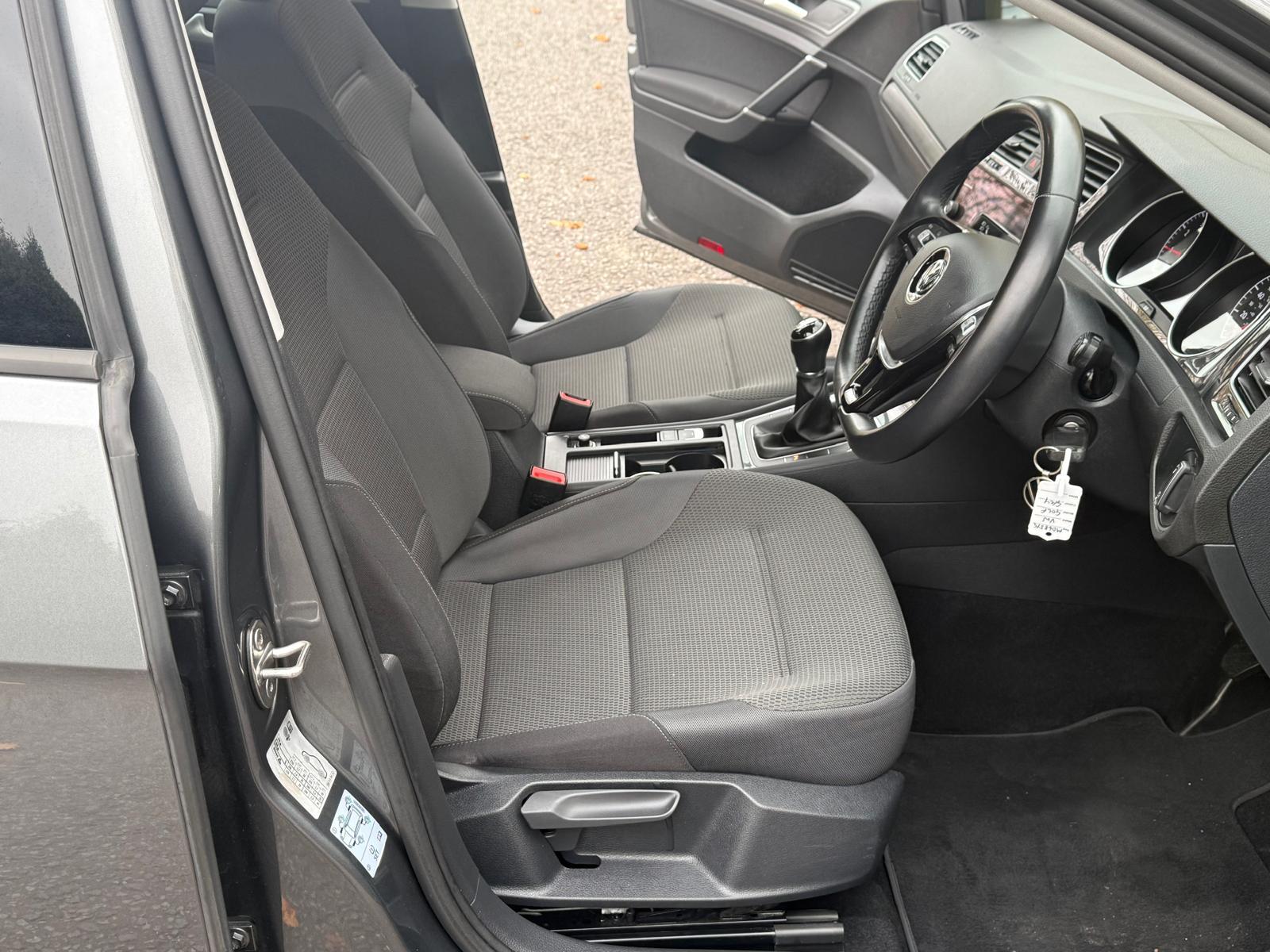 Volkswagen Golf 1.5 TSI EVO SE Nav Hatchback 5dr Petrol Manual Euro 6 (s/s) (130 ps)