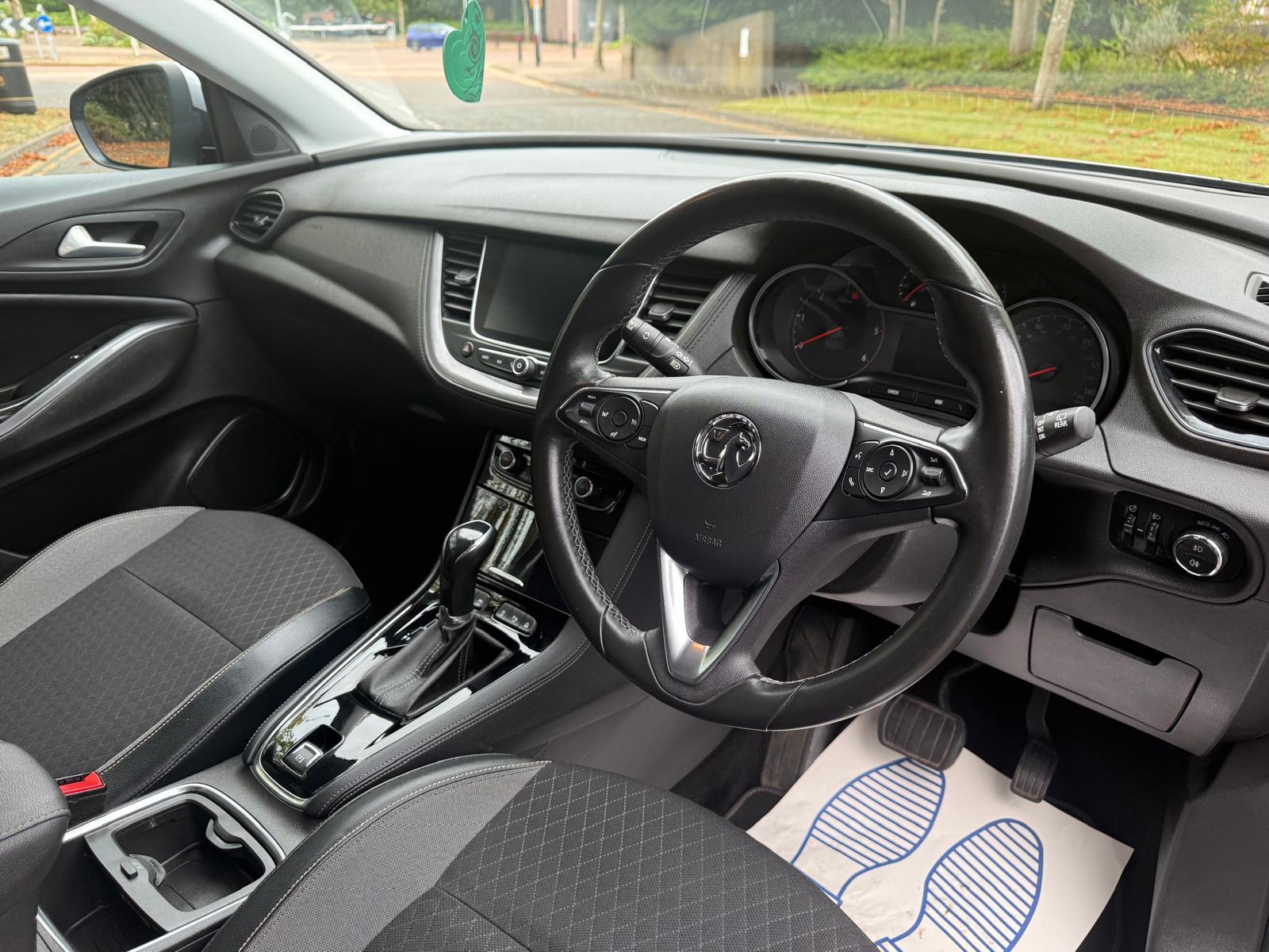 Vauxhall Grandland X 1.6 Turbo D BlueInjection Sport Nav SUV 5dr Diesel Auto Euro 6 (s/s) (120 ps)
