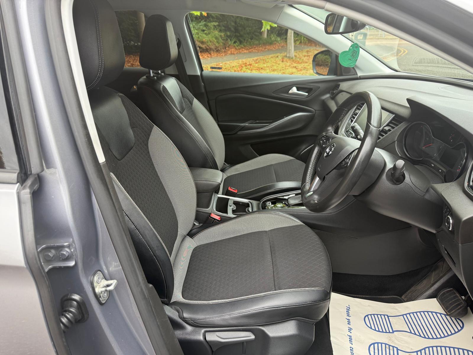 Vauxhall Grandland X 1.6 Turbo D BlueInjection Sport Nav SUV 5dr Diesel Auto Euro 6 (s/s) (120 ps)
