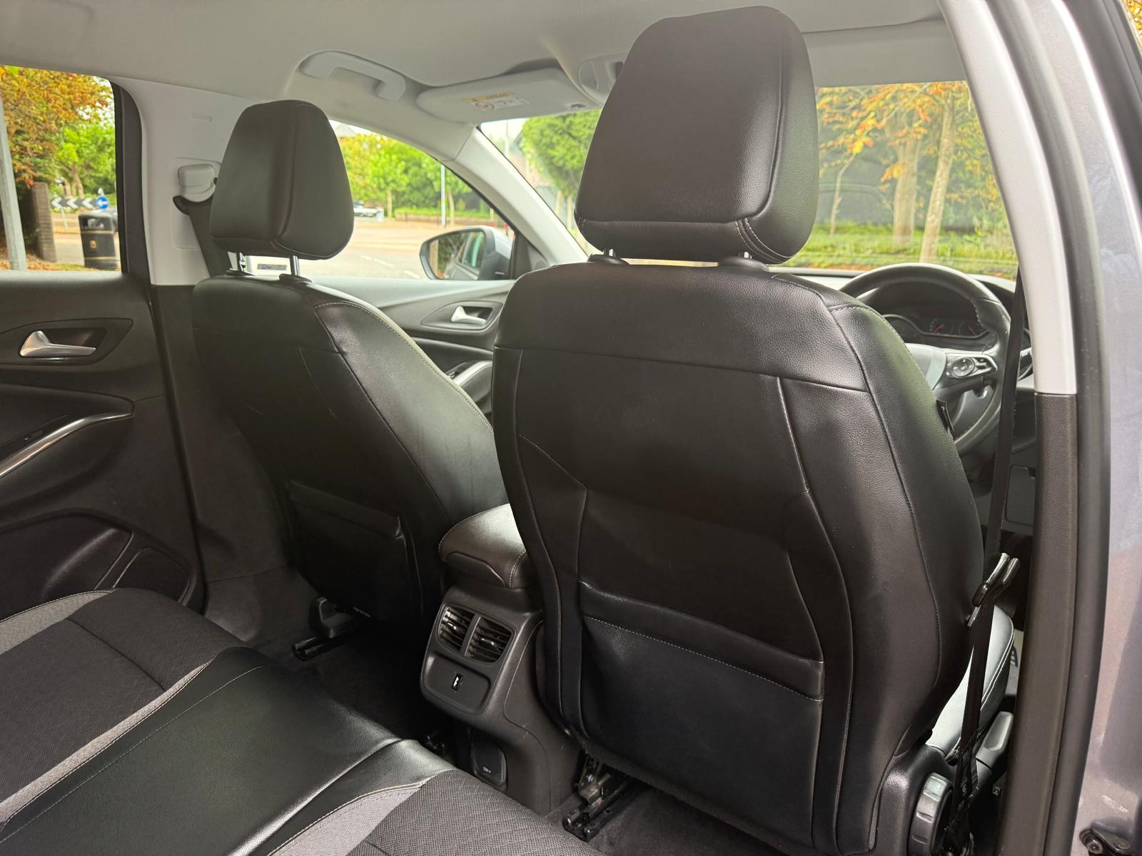 Vauxhall Grandland X 1.6 Turbo D BlueInjection Sport Nav SUV 5dr Diesel Auto Euro 6 (s/s) (120 ps)