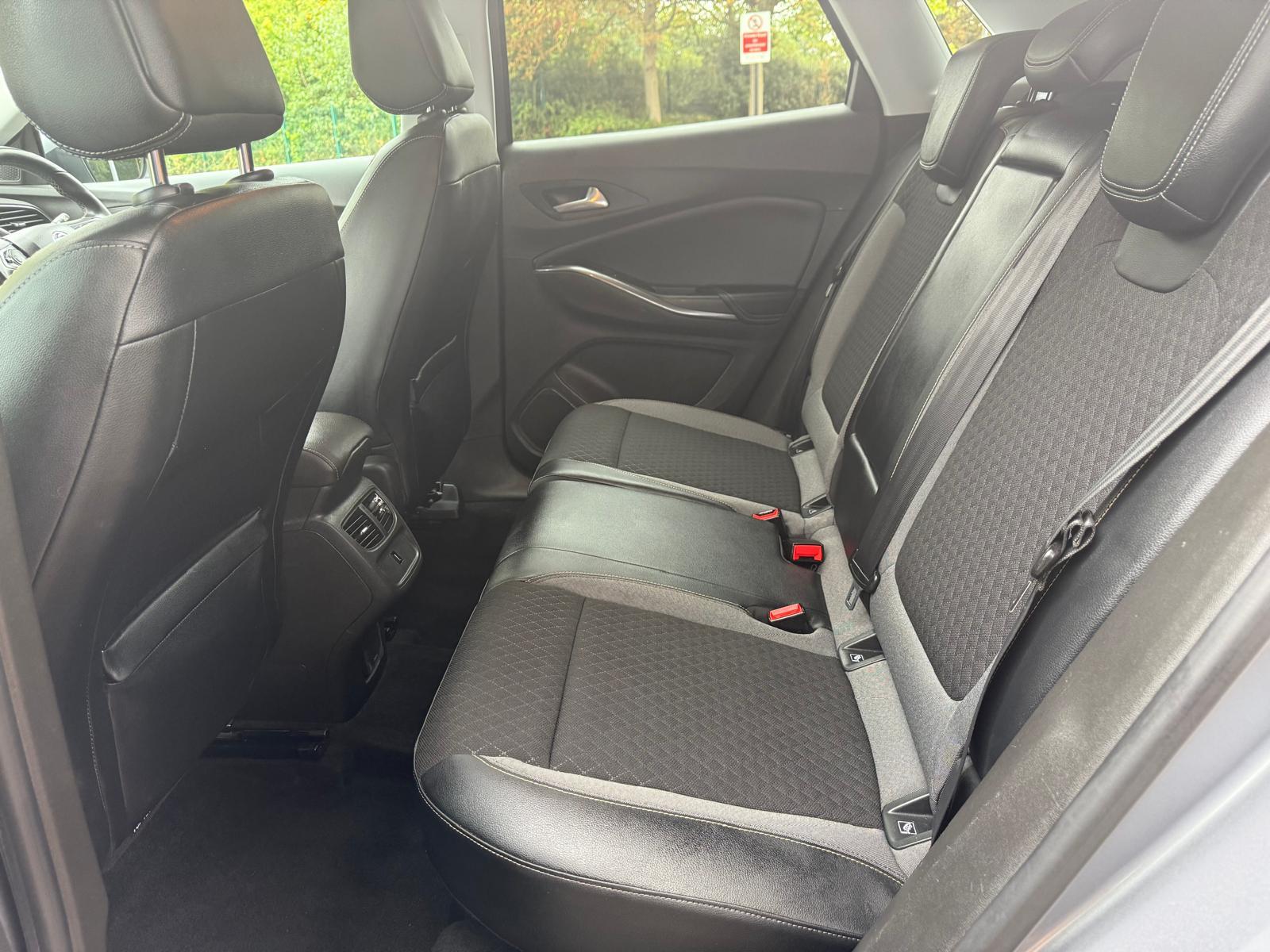 Vauxhall Grandland X 1.6 Turbo D BlueInjection Sport Nav SUV 5dr Diesel Auto Euro 6 (s/s) (120 ps)