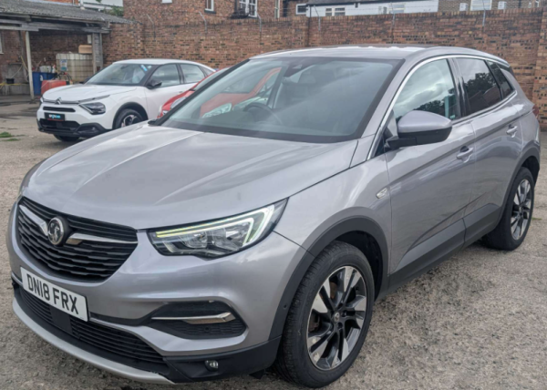 Vauxhall Grandland X 1.6 Turbo D BlueInjection Sport Nav SUV 5dr Diesel Auto Euro 6 (s/s) (120 ps)