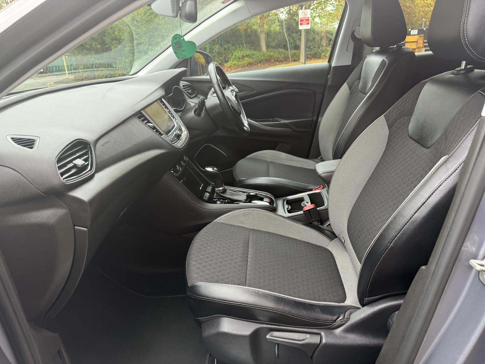 Vauxhall Grandland X 1.6 Turbo D BlueInjection Sport Nav SUV 5dr Diesel Auto Euro 6 (s/s) (120 ps)
