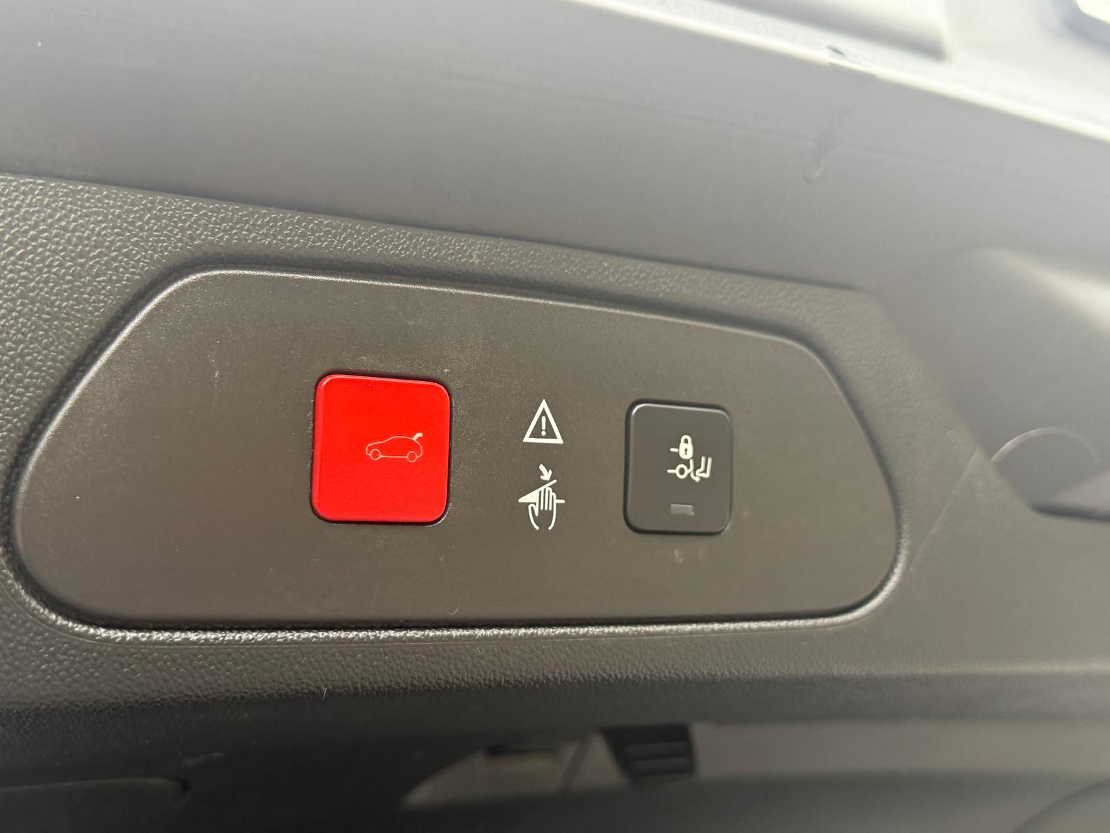 Vauxhall Grandland X 1.6 Turbo D BlueInjection Sport Nav SUV 5dr Diesel Auto Euro 6 (s/s) (120 ps)