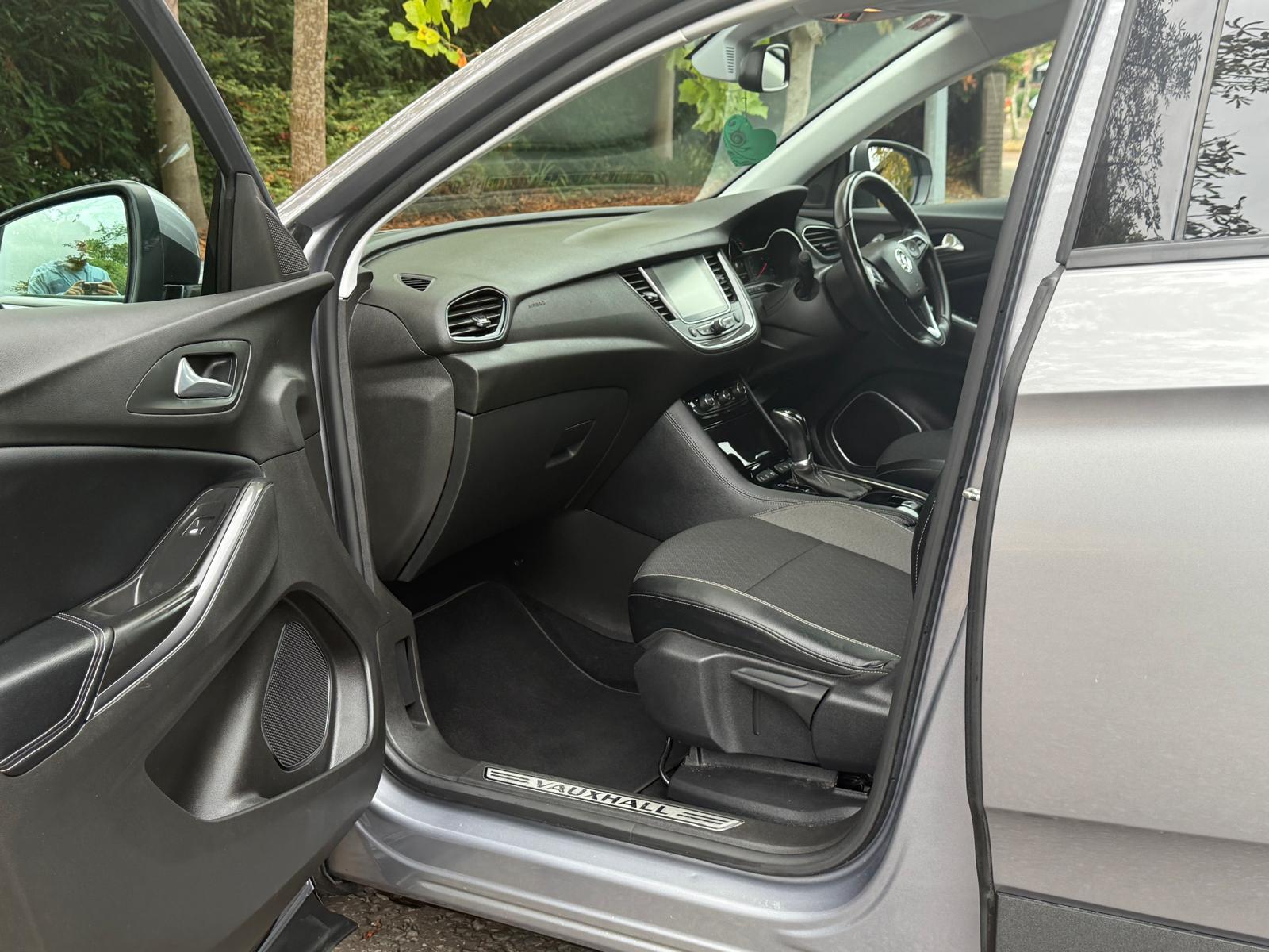 Vauxhall Grandland X 1.6 Turbo D BlueInjection Sport Nav SUV 5dr Diesel Auto Euro 6 (s/s) (120 ps)
