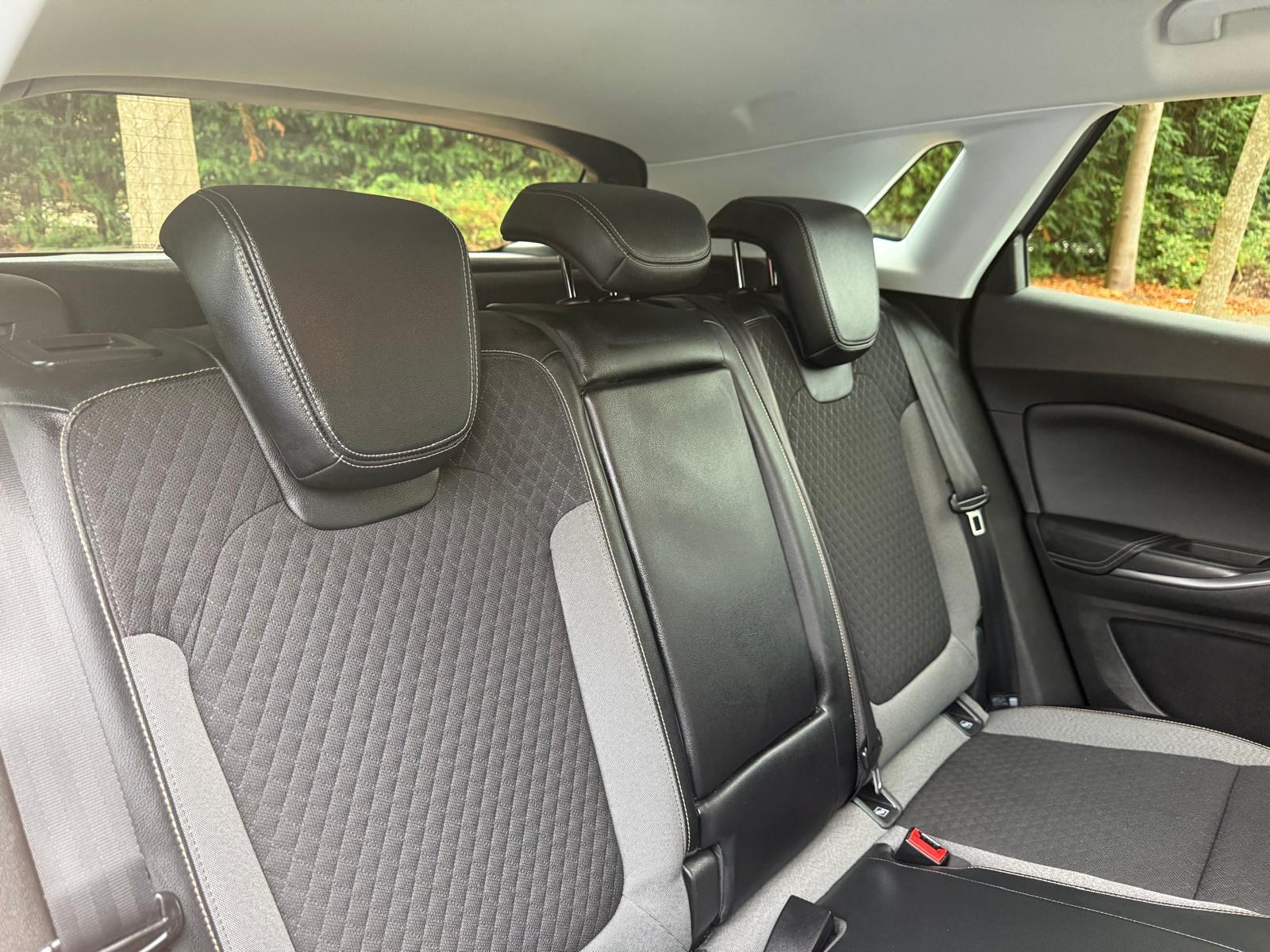 Vauxhall Grandland X 1.6 Turbo D BlueInjection Sport Nav SUV 5dr Diesel Auto Euro 6 (s/s) (120 ps)
