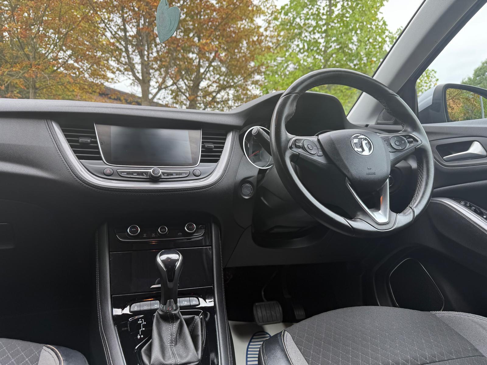 Vauxhall Grandland X 1.6 Turbo D BlueInjection Sport Nav SUV 5dr Diesel Auto Euro 6 (s/s) (120 ps)