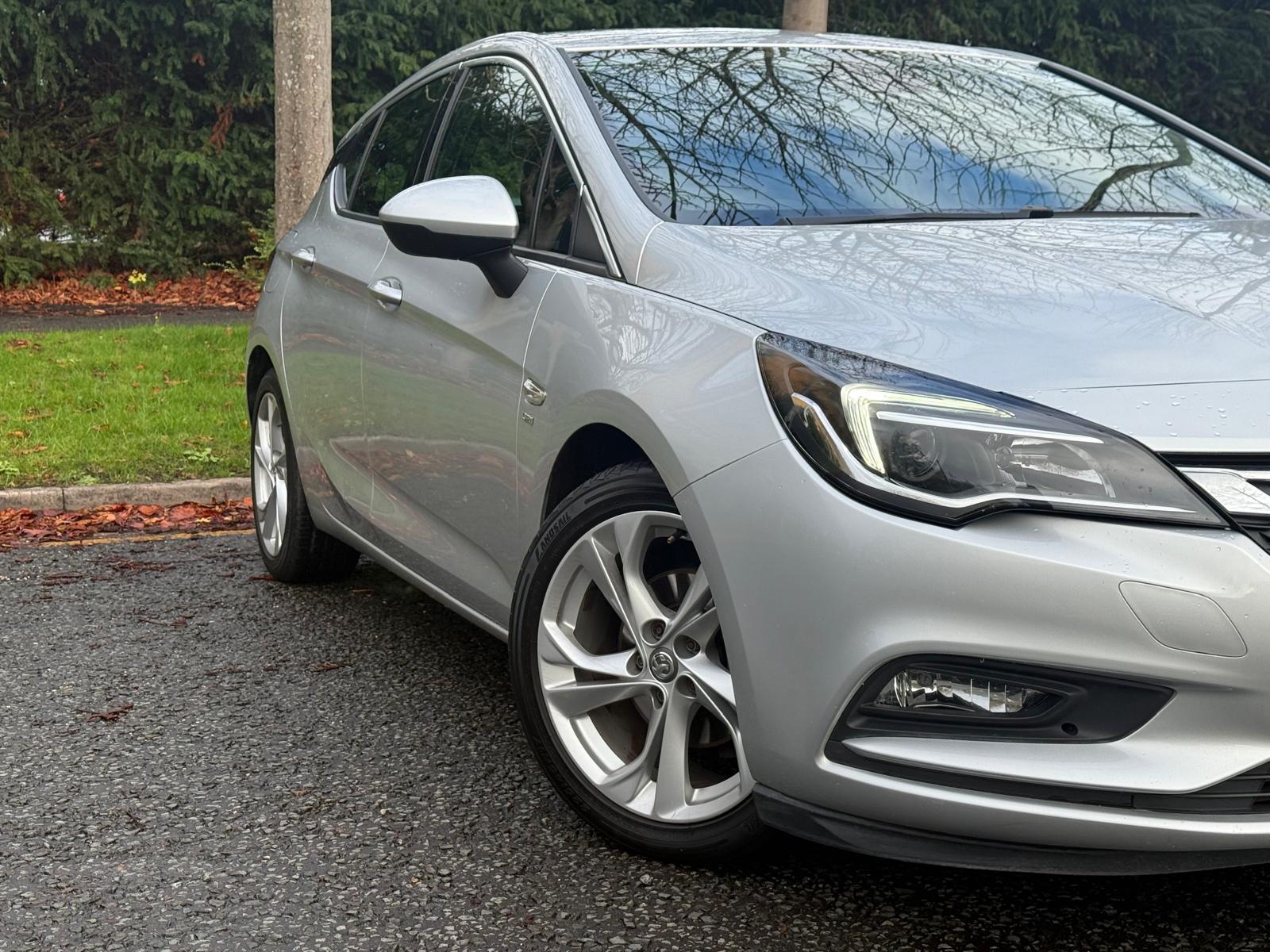 Vauxhall Astra 1.0i Turbo ecoTEC SRi Nav Hatchback 5dr Petrol Manual Euro 6 (s/s) (105 ps)