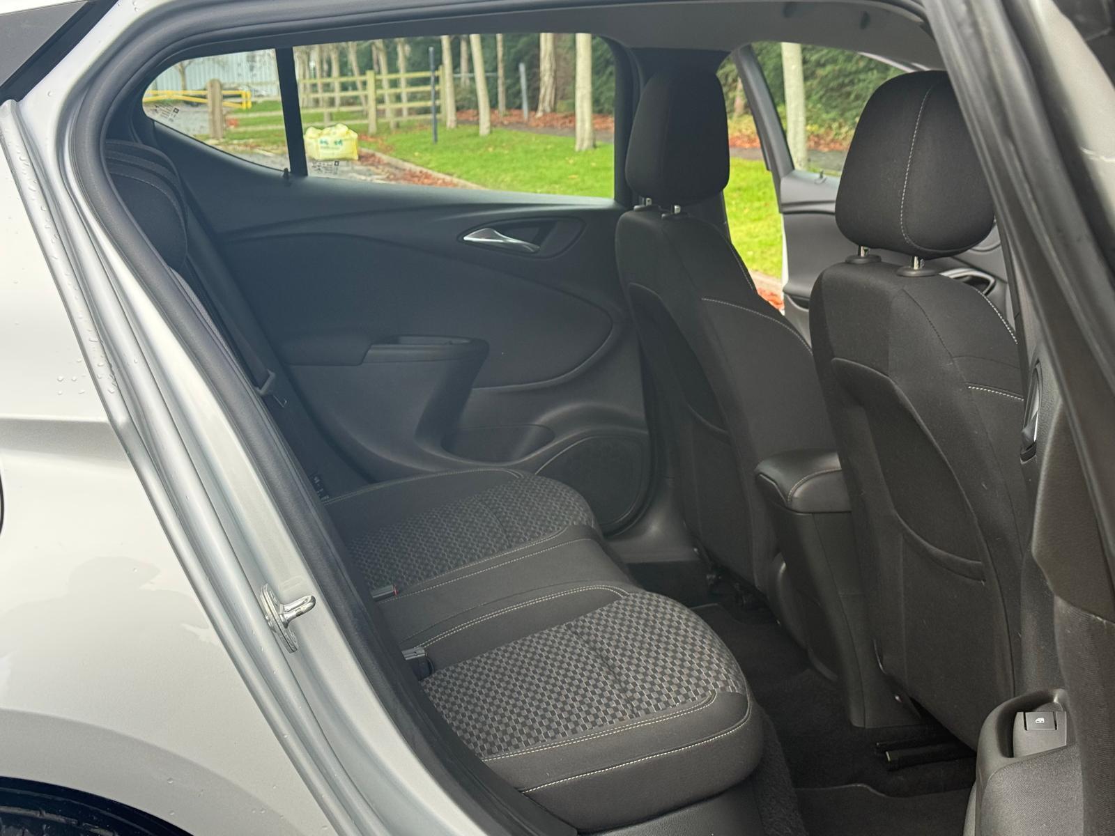 Vauxhall Astra 1.0i Turbo ecoTEC SRi Nav Hatchback 5dr Petrol Manual Euro 6 (s/s) (105 ps)