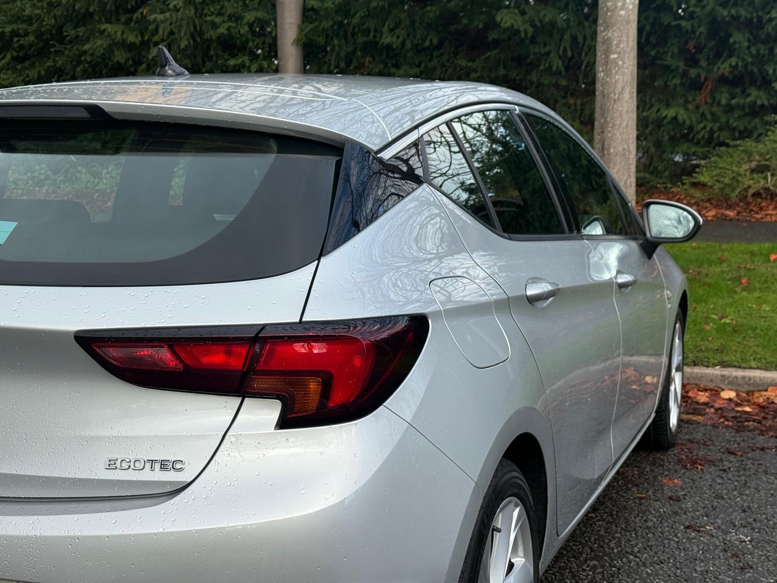 Vauxhall Astra 1.0i Turbo ecoTEC SRi Nav Hatchback 5dr Petrol Manual Euro 6 (s/s) (105 ps)