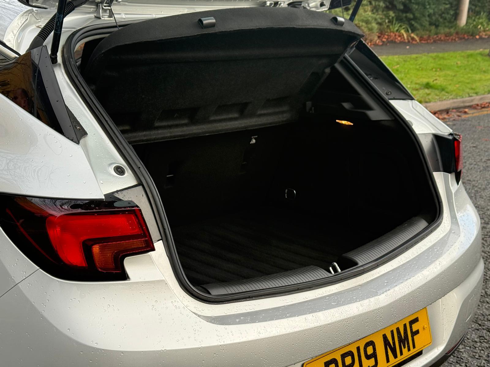 Vauxhall Astra 1.0i Turbo ecoTEC SRi Nav Hatchback 5dr Petrol Manual Euro 6 (s/s) (105 ps)