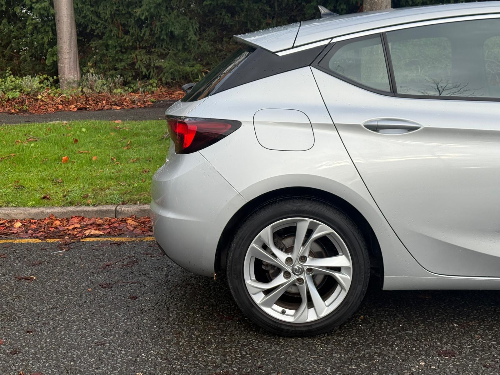 Vauxhall Astra 1.0i Turbo ecoTEC SRi Nav Hatchback 5dr Petrol Manual Euro 6 (s/s) (105 ps)