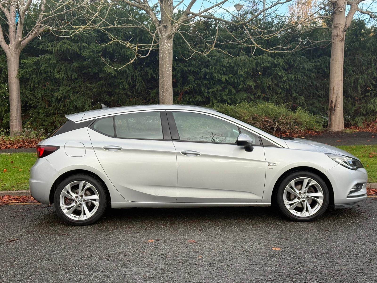 Vauxhall Astra 1.0i Turbo ecoTEC SRi Nav Hatchback 5dr Petrol Manual Euro 6 (s/s) (105 ps)