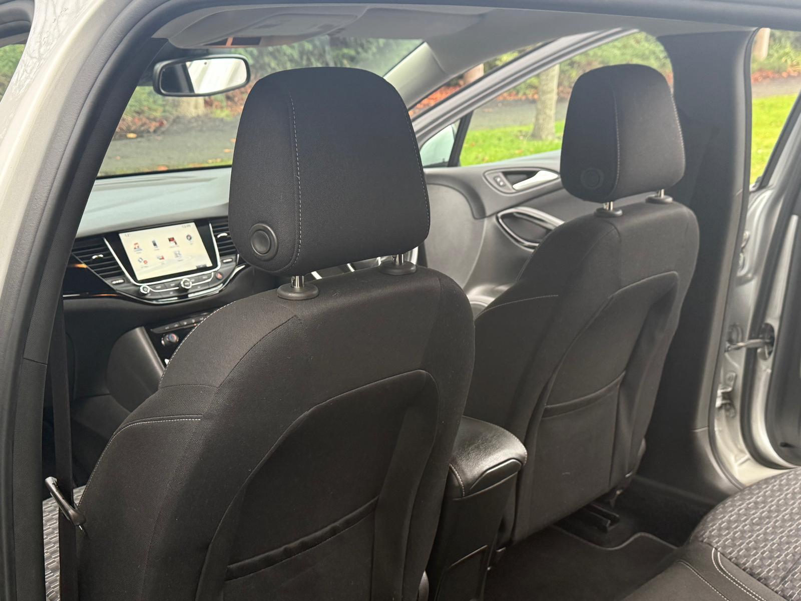 Vauxhall Astra 1.0i Turbo ecoTEC SRi Nav Hatchback 5dr Petrol Manual Euro 6 (s/s) (105 ps)