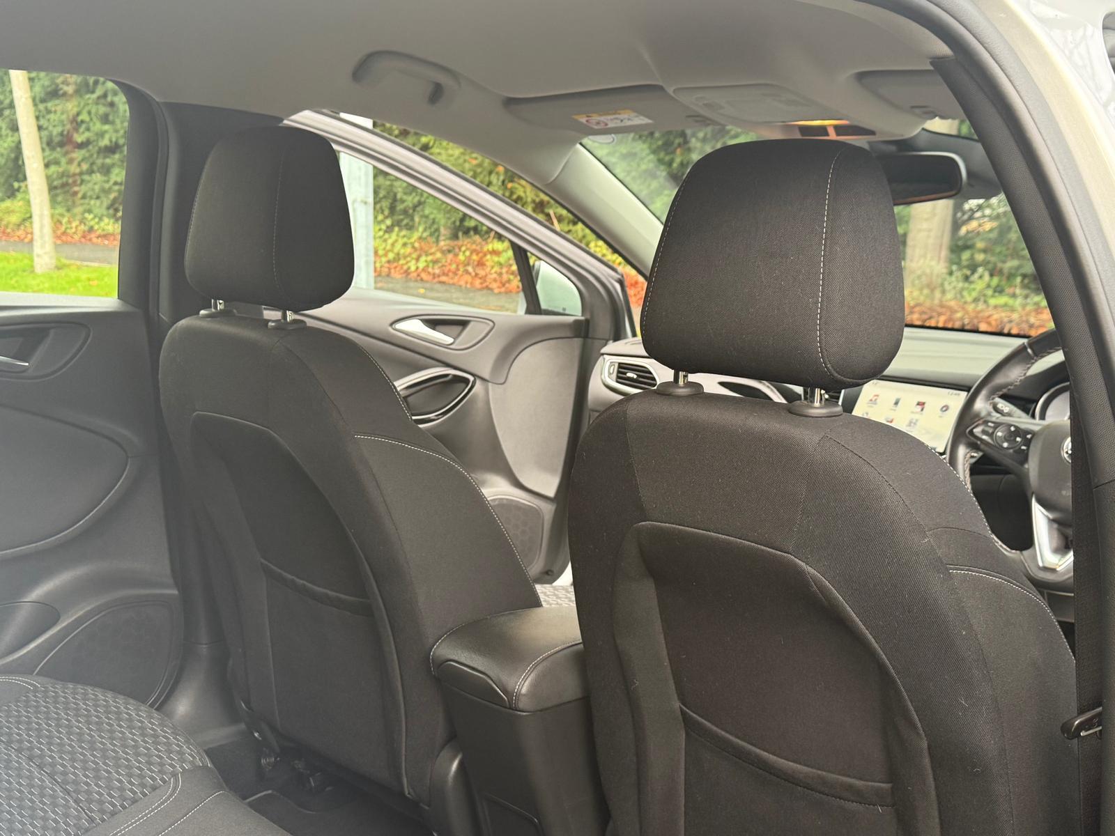 Vauxhall Astra 1.0i Turbo ecoTEC SRi Nav Hatchback 5dr Petrol Manual Euro 6 (s/s) (105 ps)