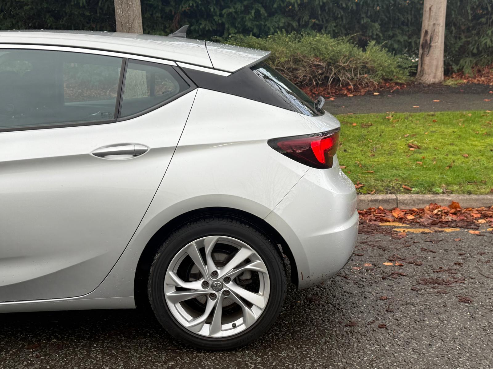 Vauxhall Astra 1.0i Turbo ecoTEC SRi Nav Hatchback 5dr Petrol Manual Euro 6 (s/s) (105 ps)