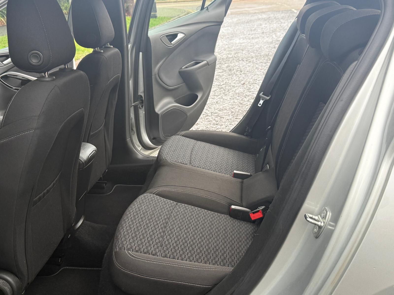 Vauxhall Astra 1.0i Turbo ecoTEC SRi Nav Hatchback 5dr Petrol Manual Euro 6 (s/s) (105 ps)