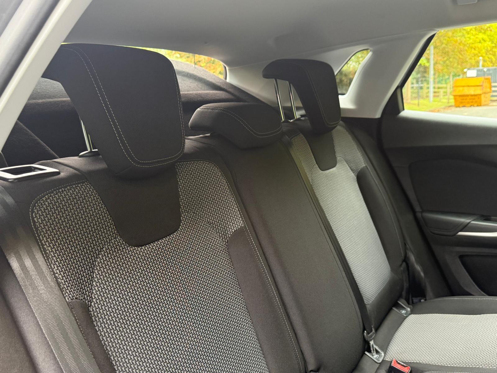 Vauxhall Grandland X 1.2 Turbo SE SUV 5dr Petrol Manual Euro 6 (s/s) (130 ps)